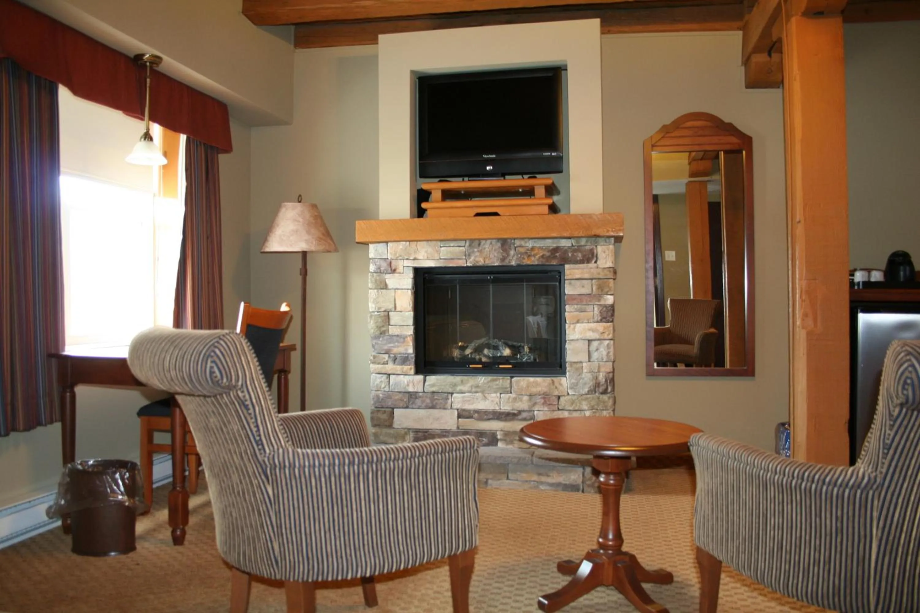 TV and multimedia in Murray Premises Hotel