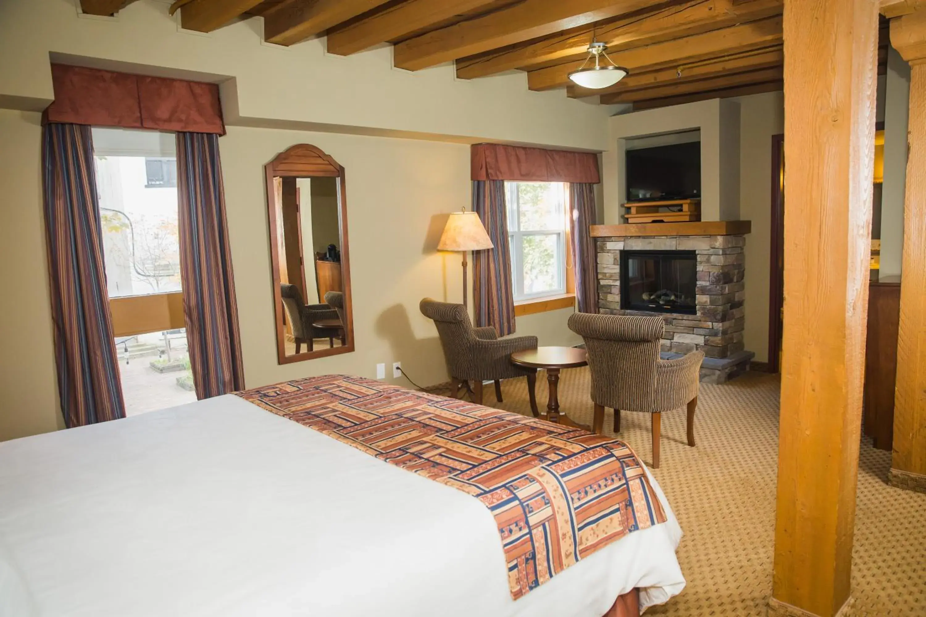 Photo of the whole room, Bed in Murray Premises Hotel Photo of the whole room, Bed in Murray Premises Hotel