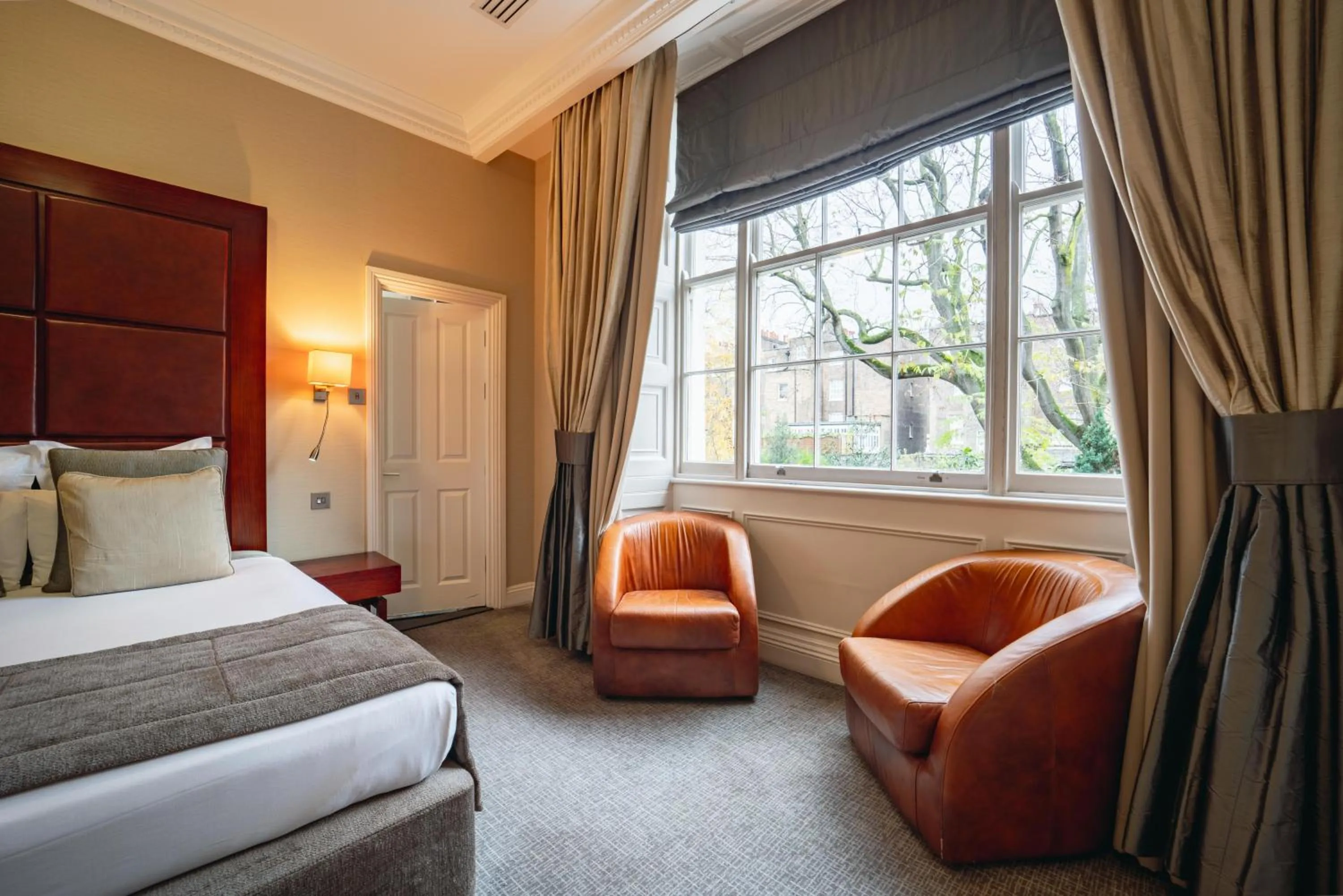 Bed in Grange Beauchamp Hotel