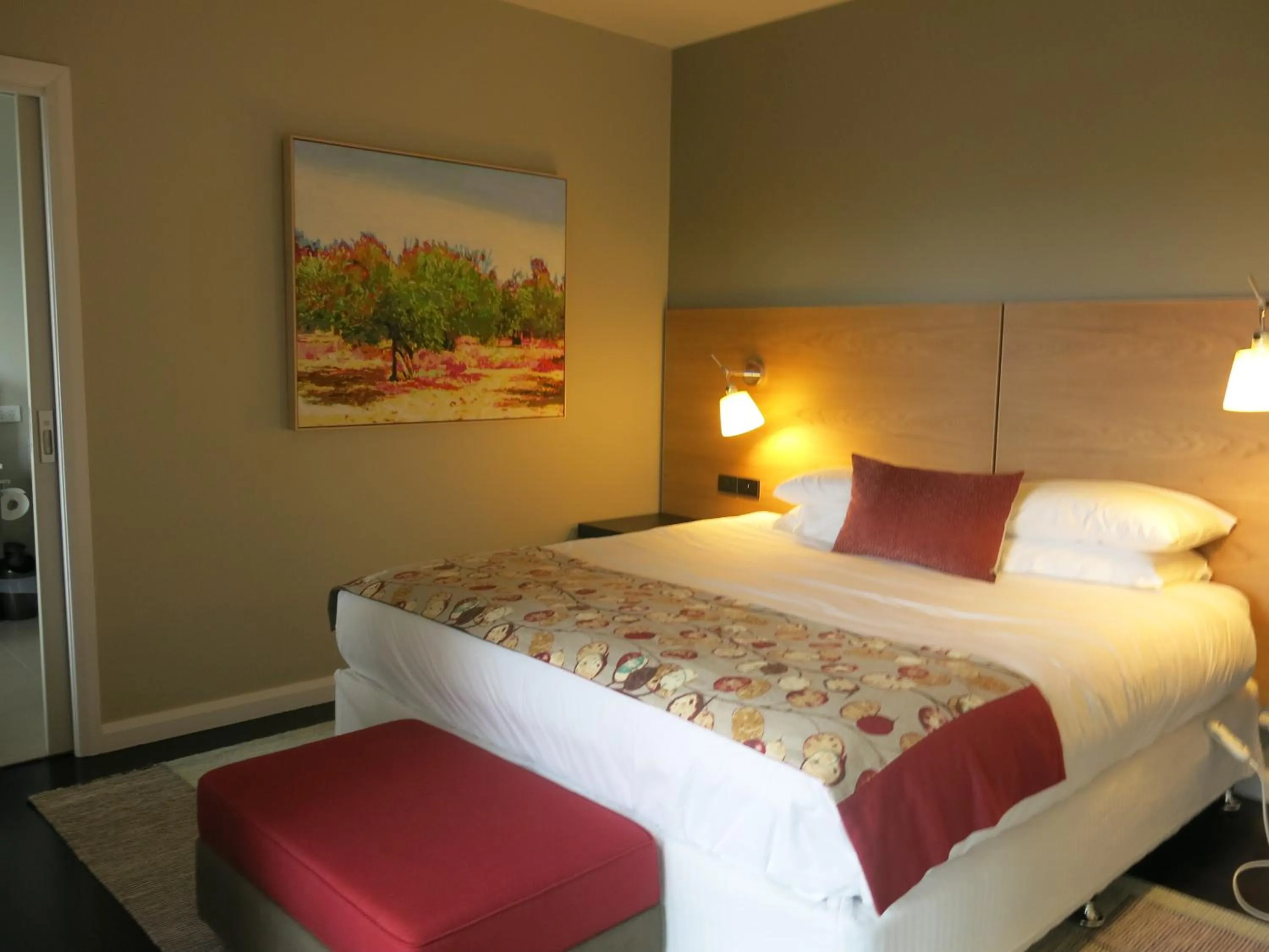 Bed in StoneTryst Spa Villas