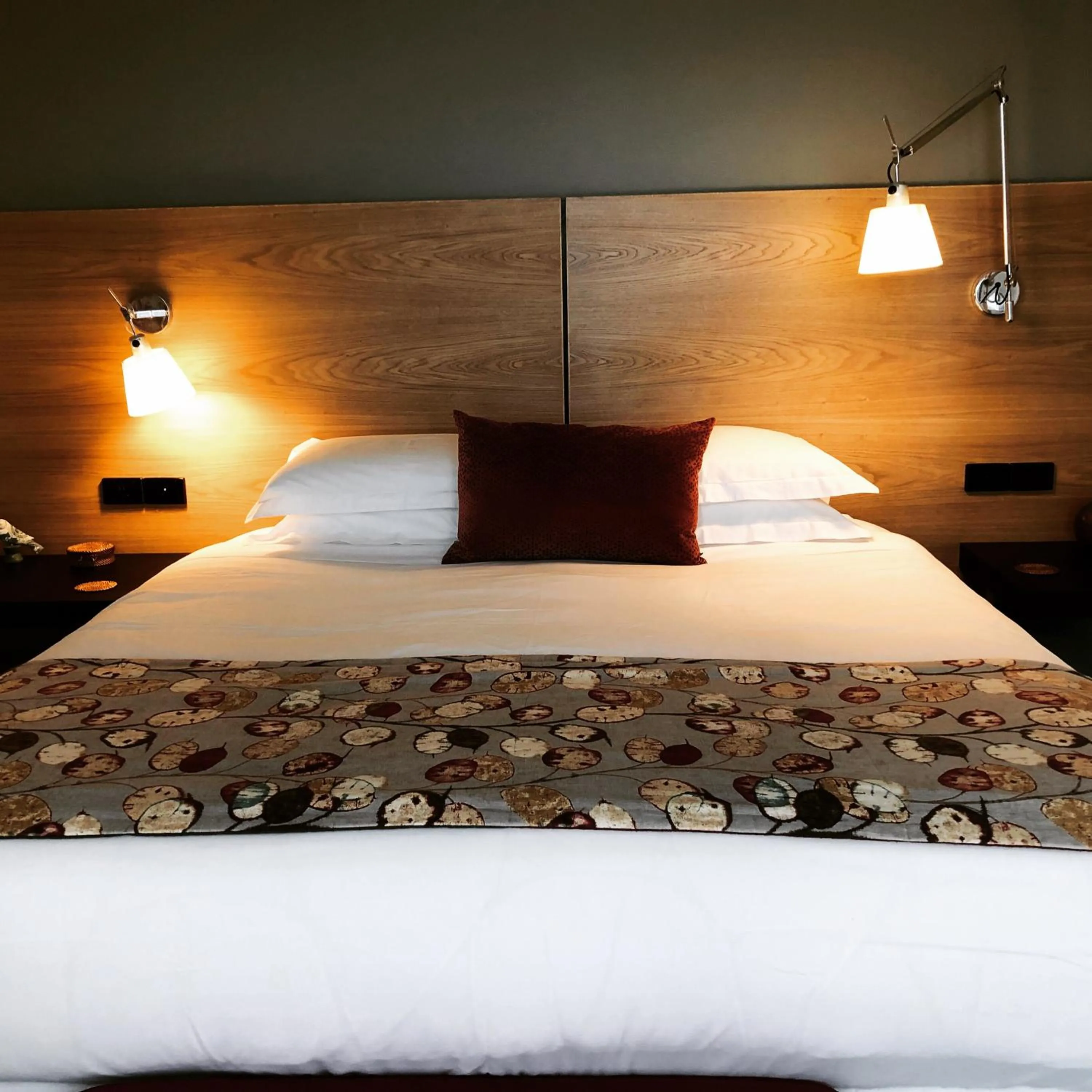 Bed in StoneTryst Spa Villas