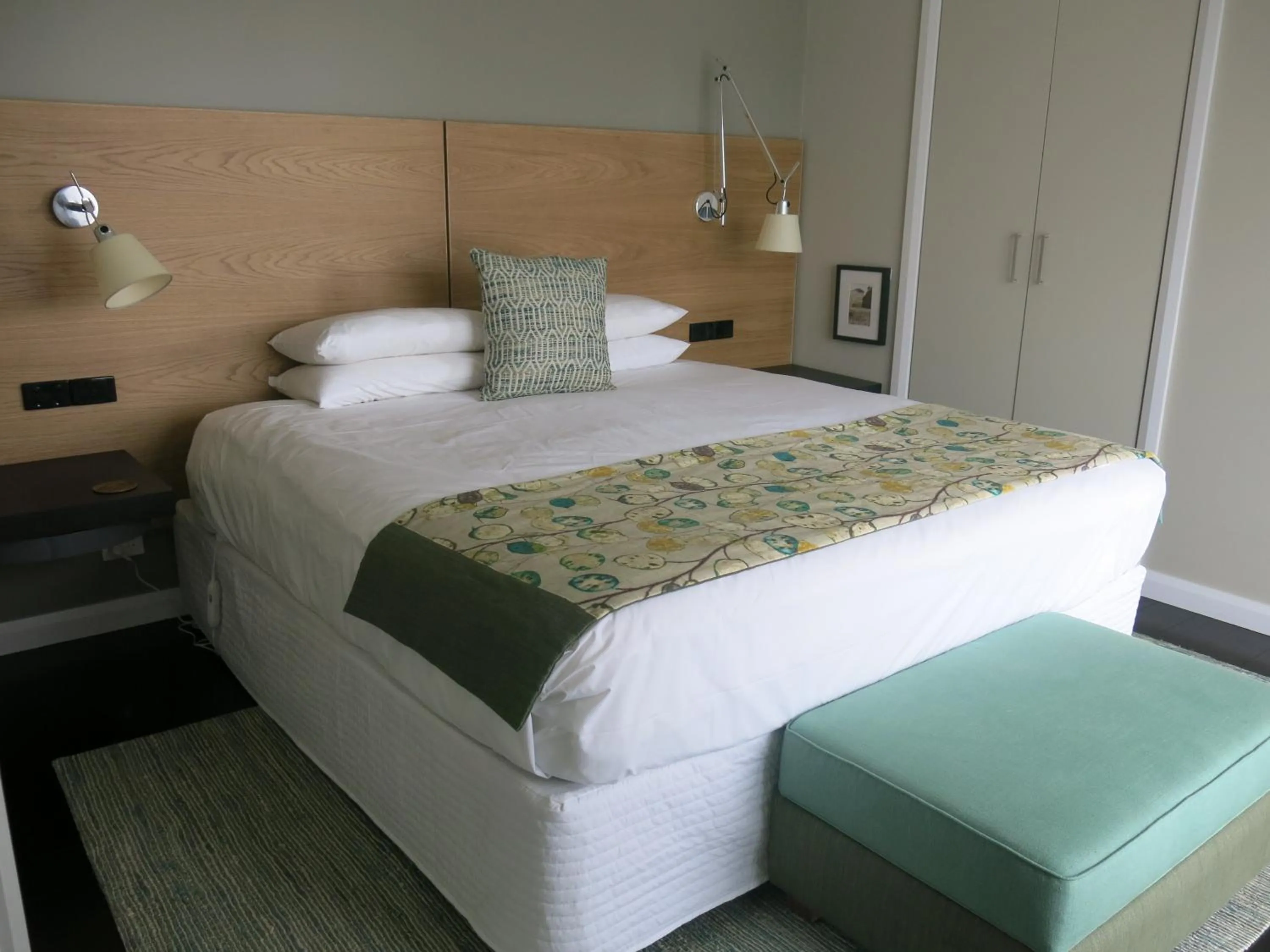 Bed in StoneTryst Spa Villas