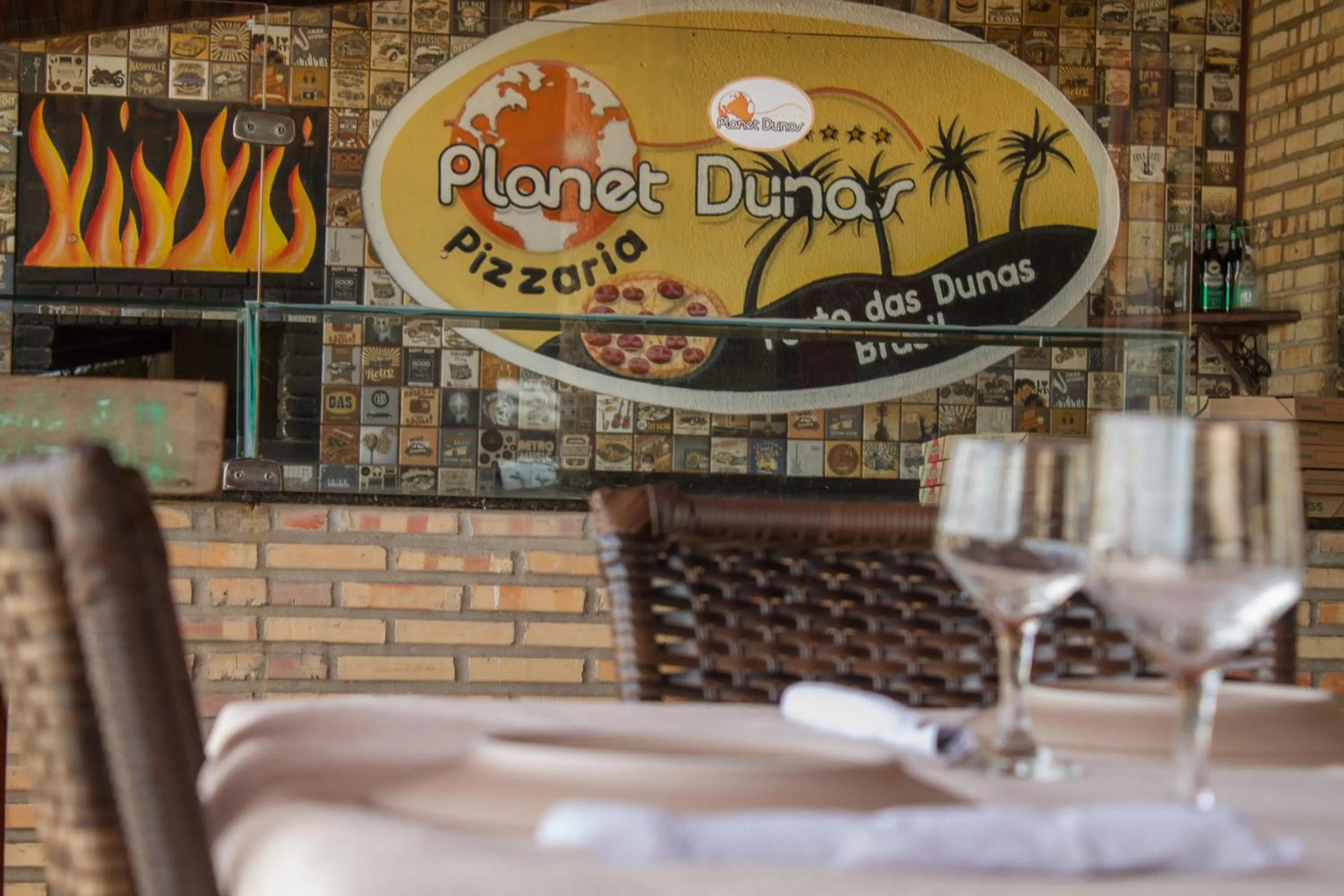 Restaurant/places to eat in Planet Dunas Residence