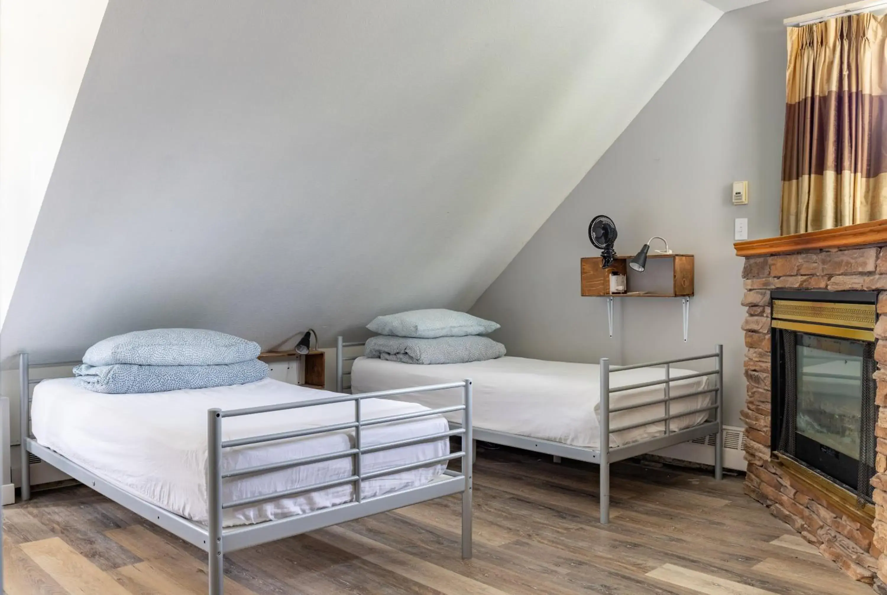 Bed in Samesun Banff Hostel Bed in Samesun Banff Hostel