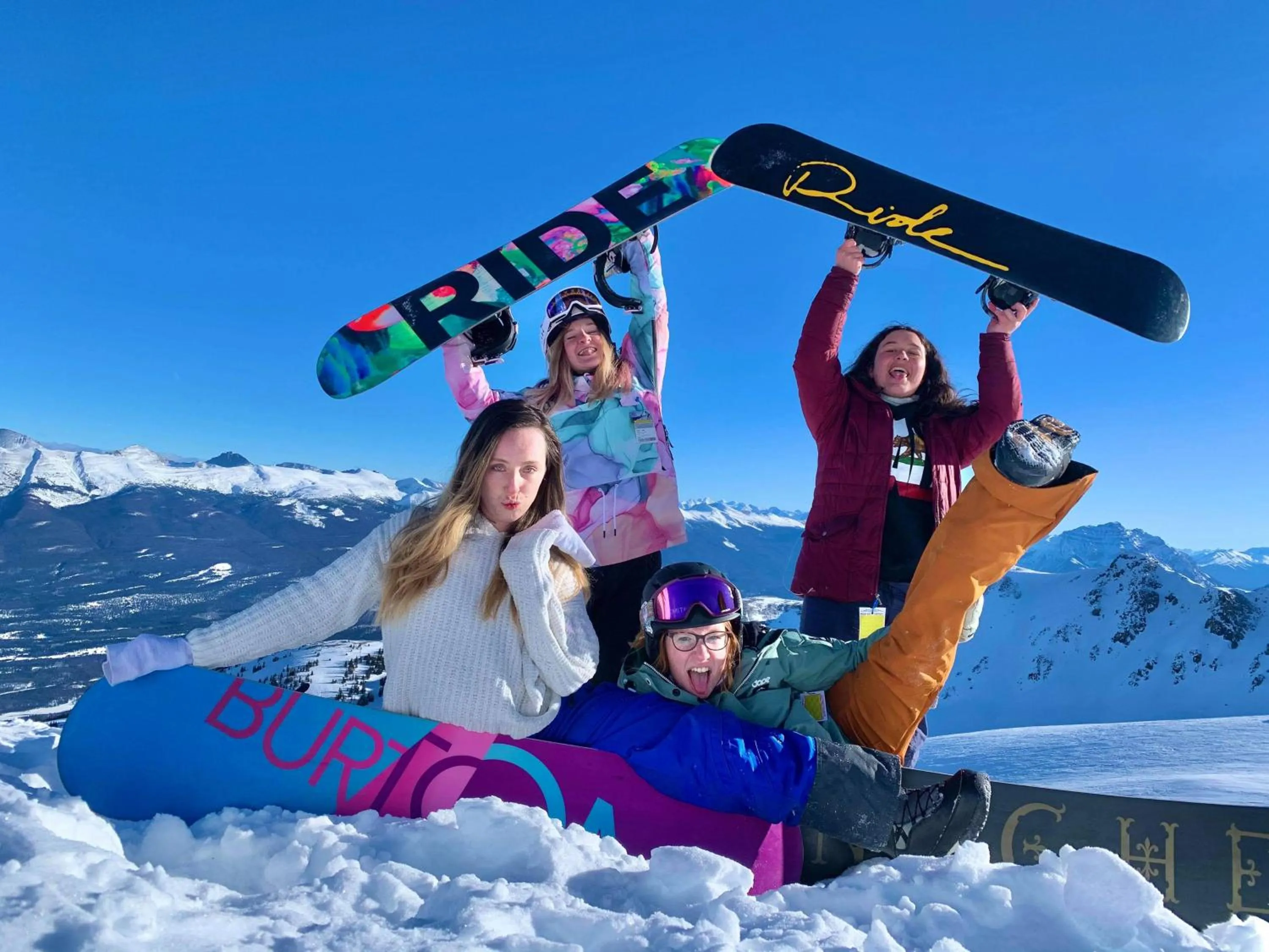 Winter in Samesun Banff Hostel