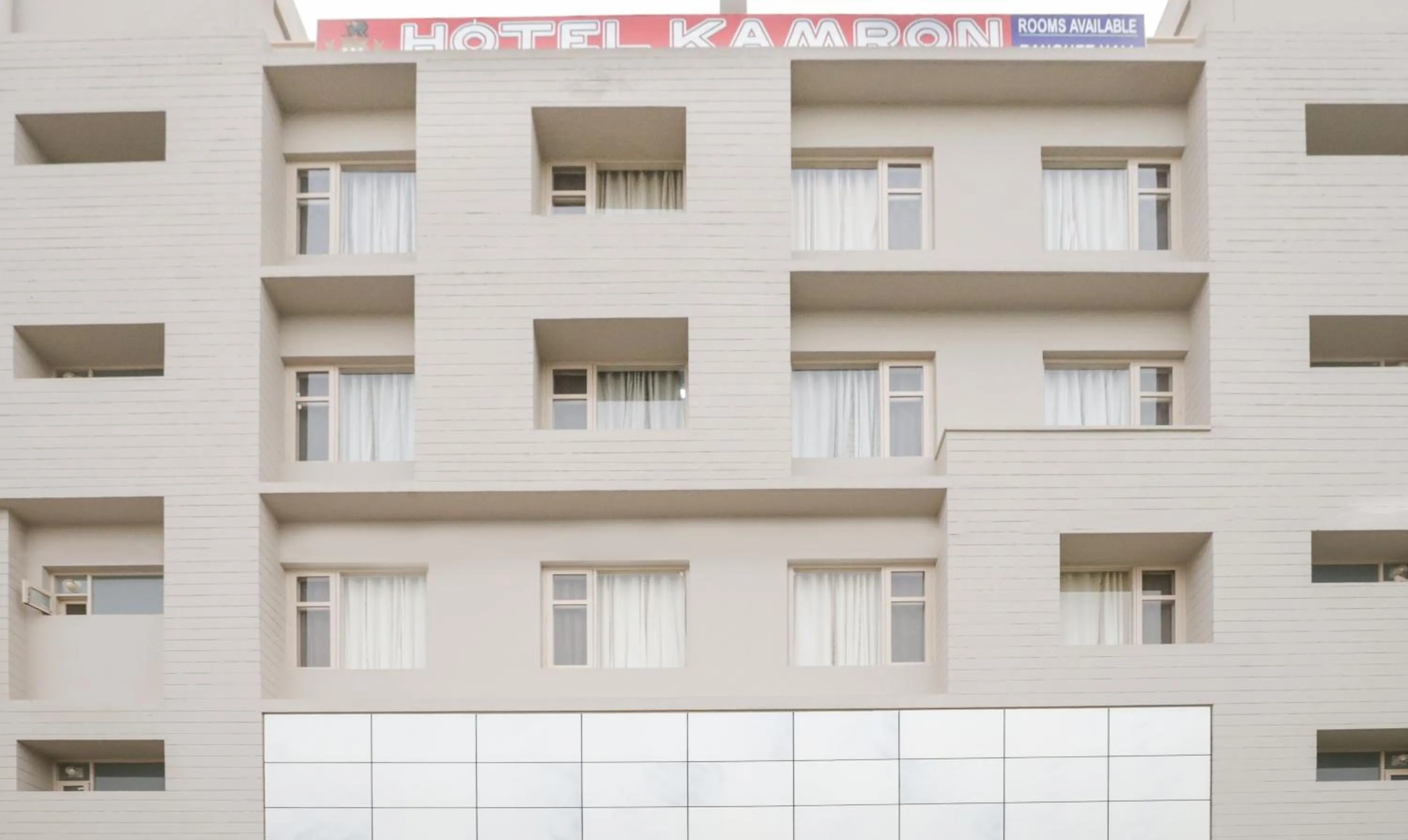 Facade/entrance in Itsy Hotels Kamron