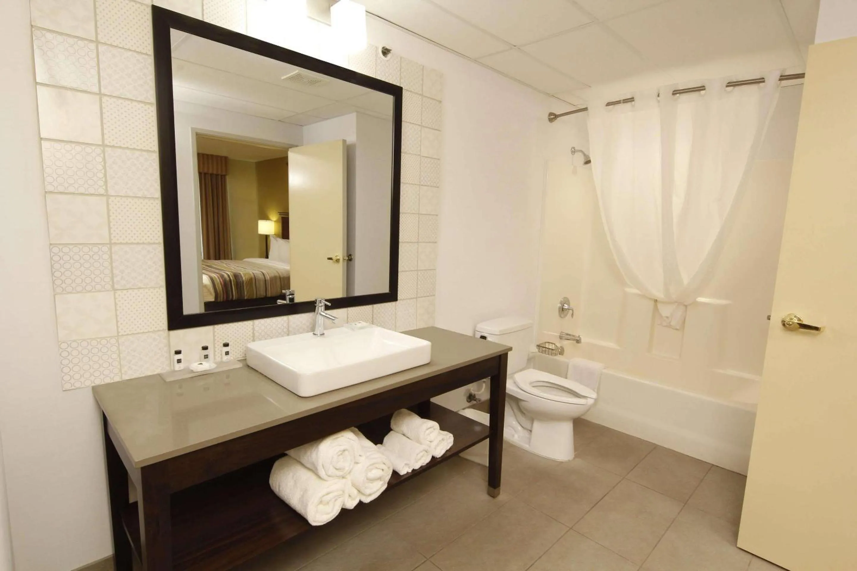 Bedroom in Country Inn & Suites by Radisson, Crystal Lake, IL