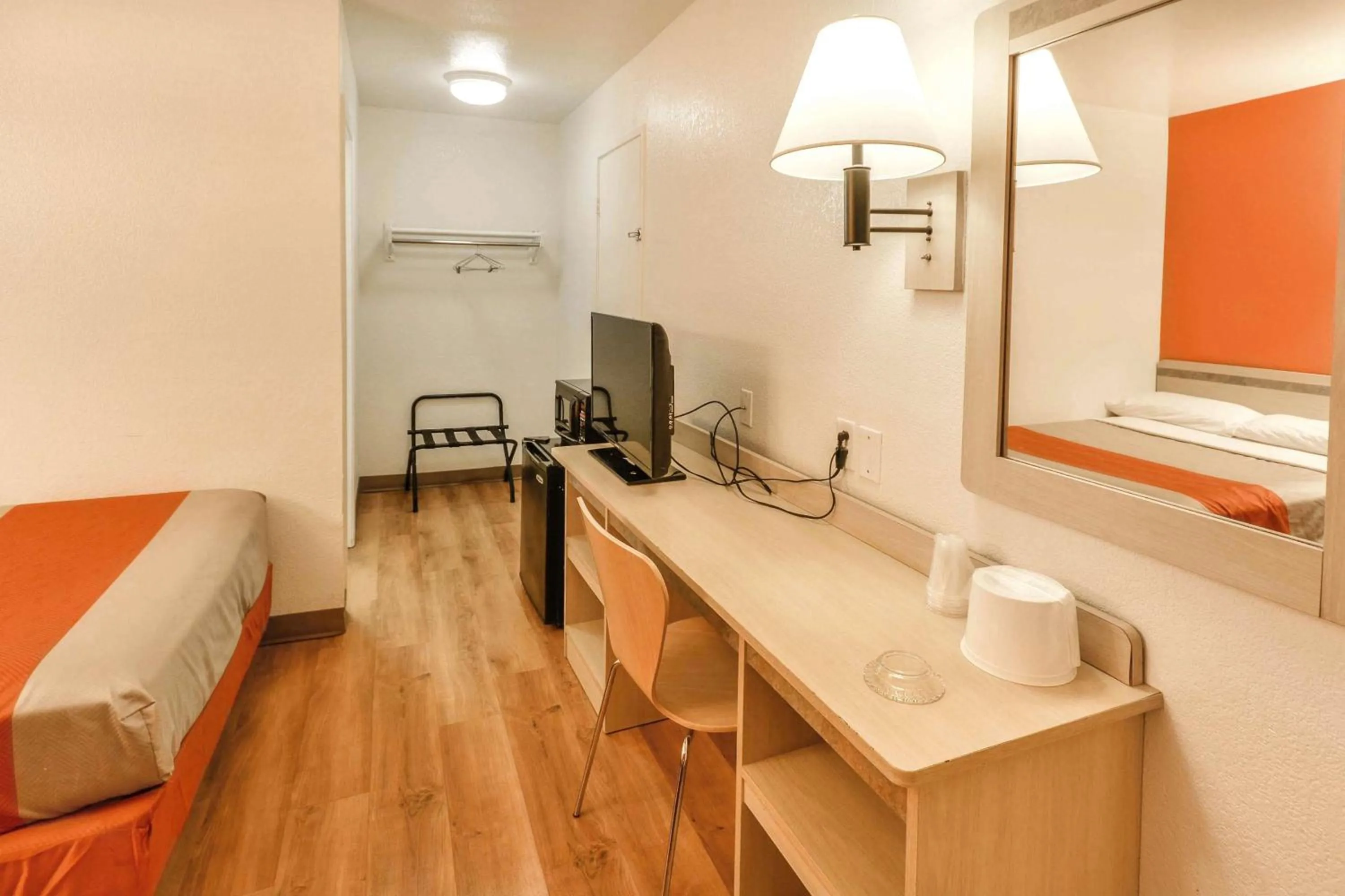 Photo of the whole room in Motel 6-Huntsville, TX