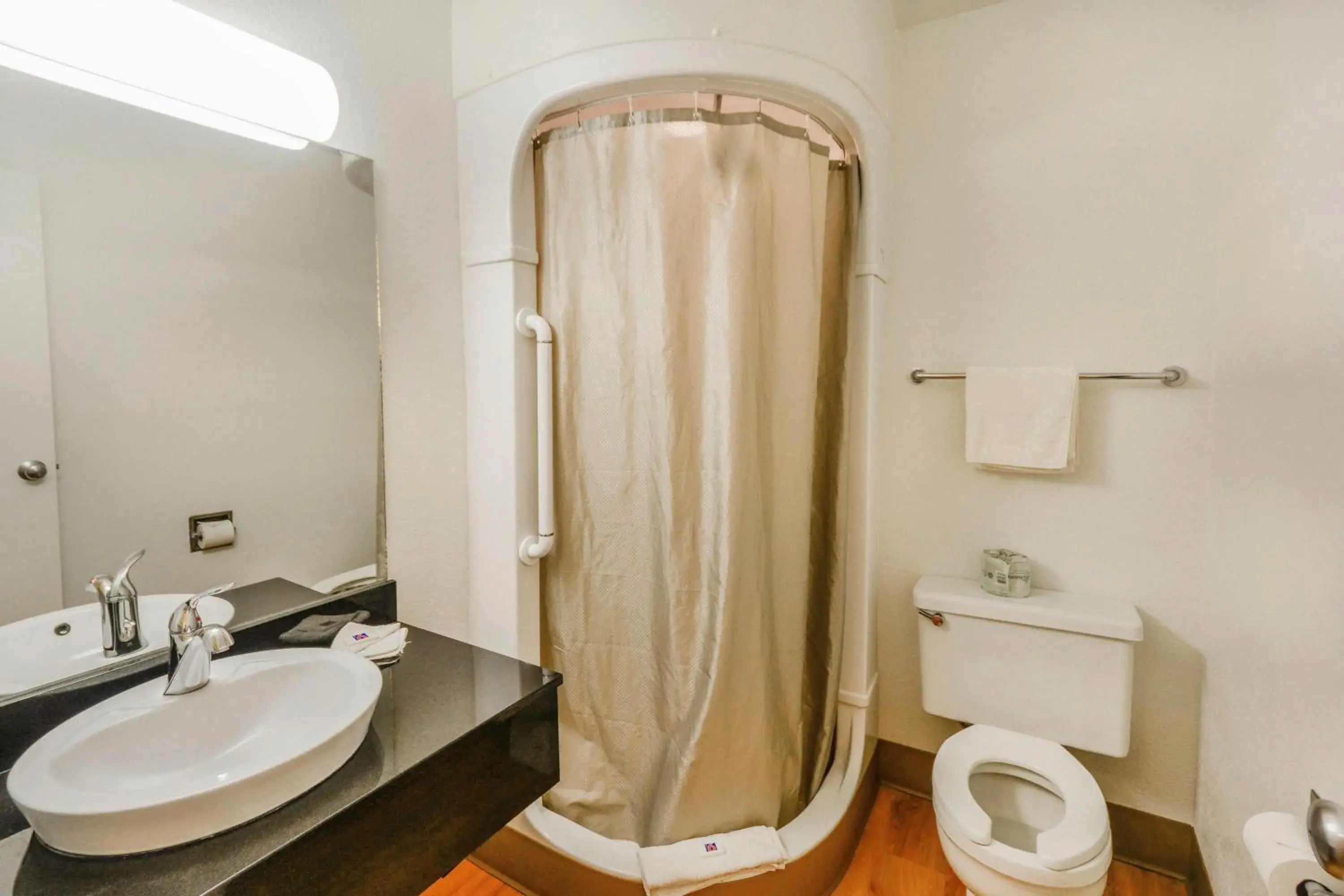 Bedroom in Motel 6-Huntsville, TX Bedroom in Motel 6-Huntsville, TX