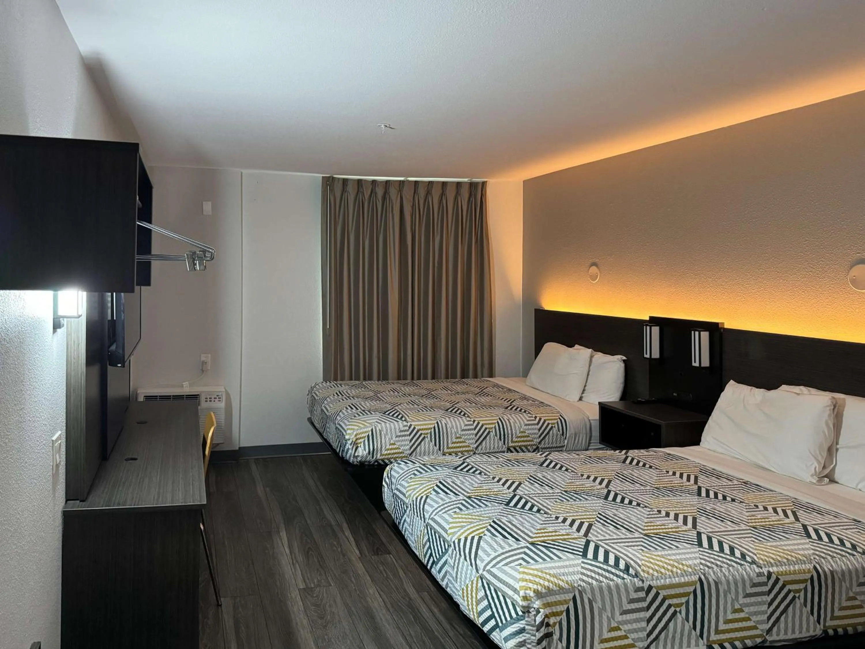 Bedroom, Bed in Motel 6-Brownsville, TX