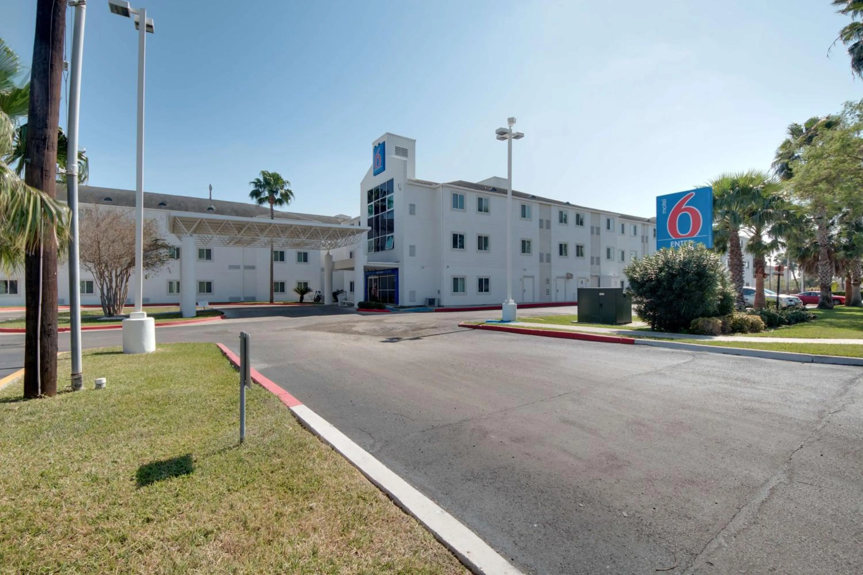 Property building in Motel 6-Brownsville, TX