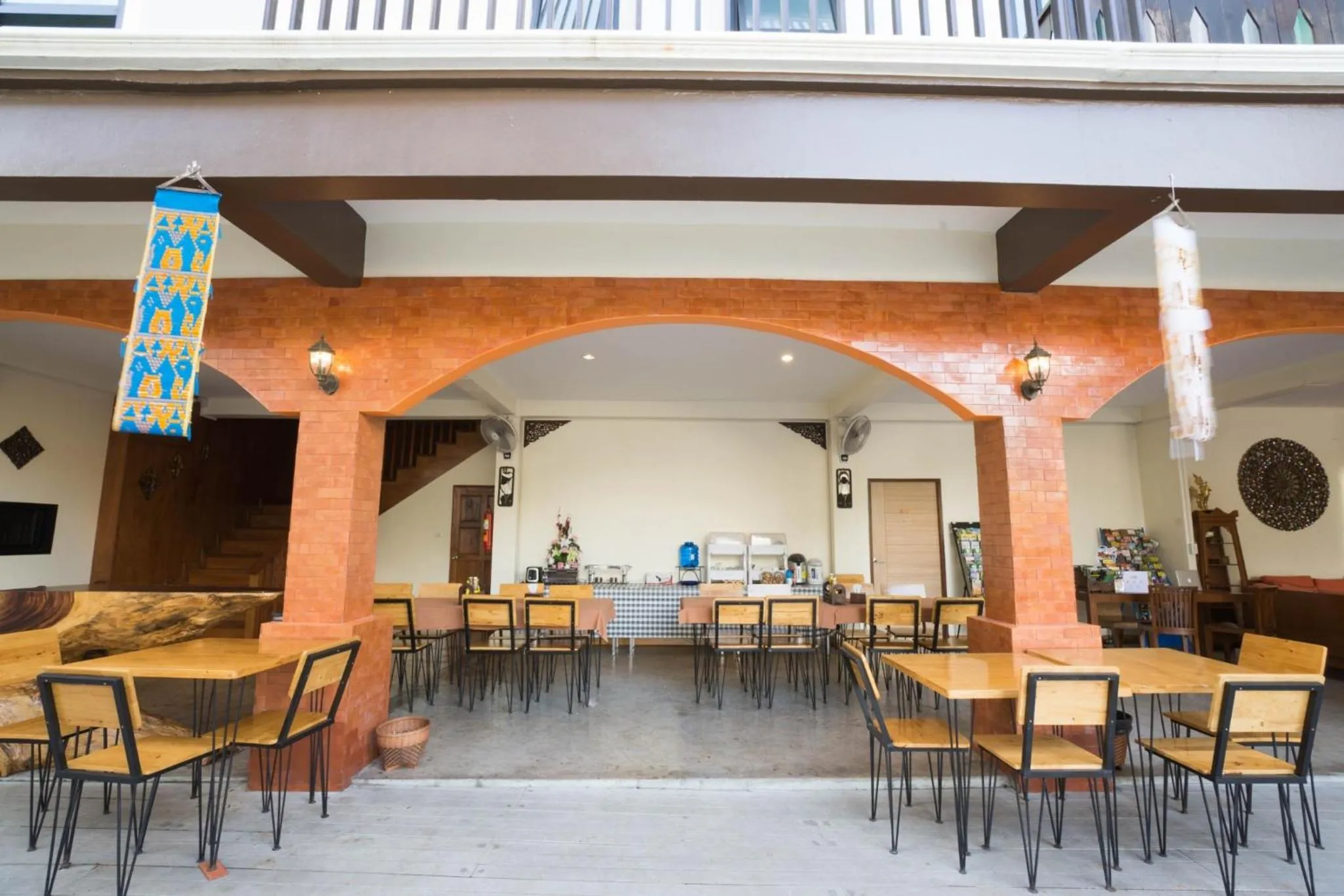 Dining area in Sri Anan Pura Hotel