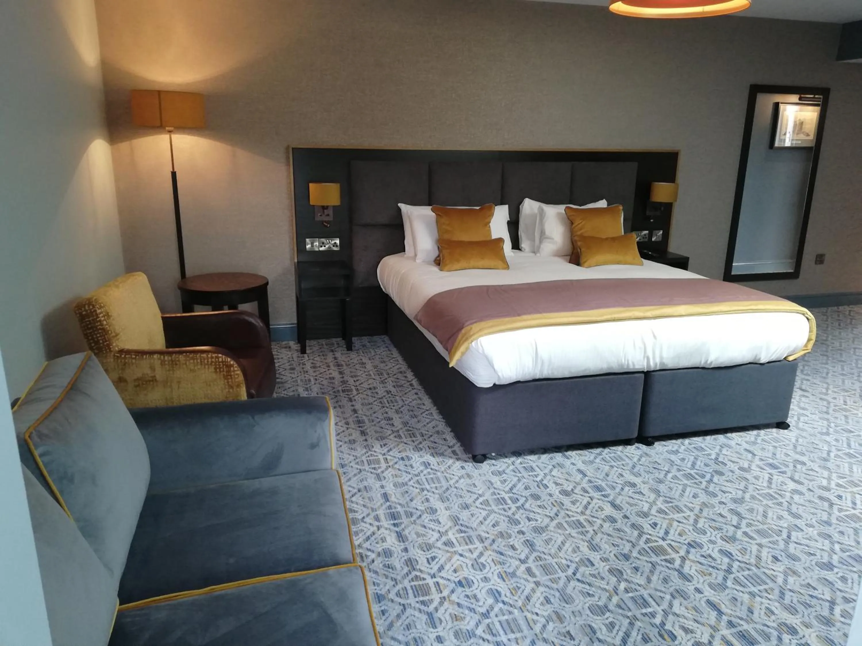 Bed in The Old Borough Hotel - Wetherspoon