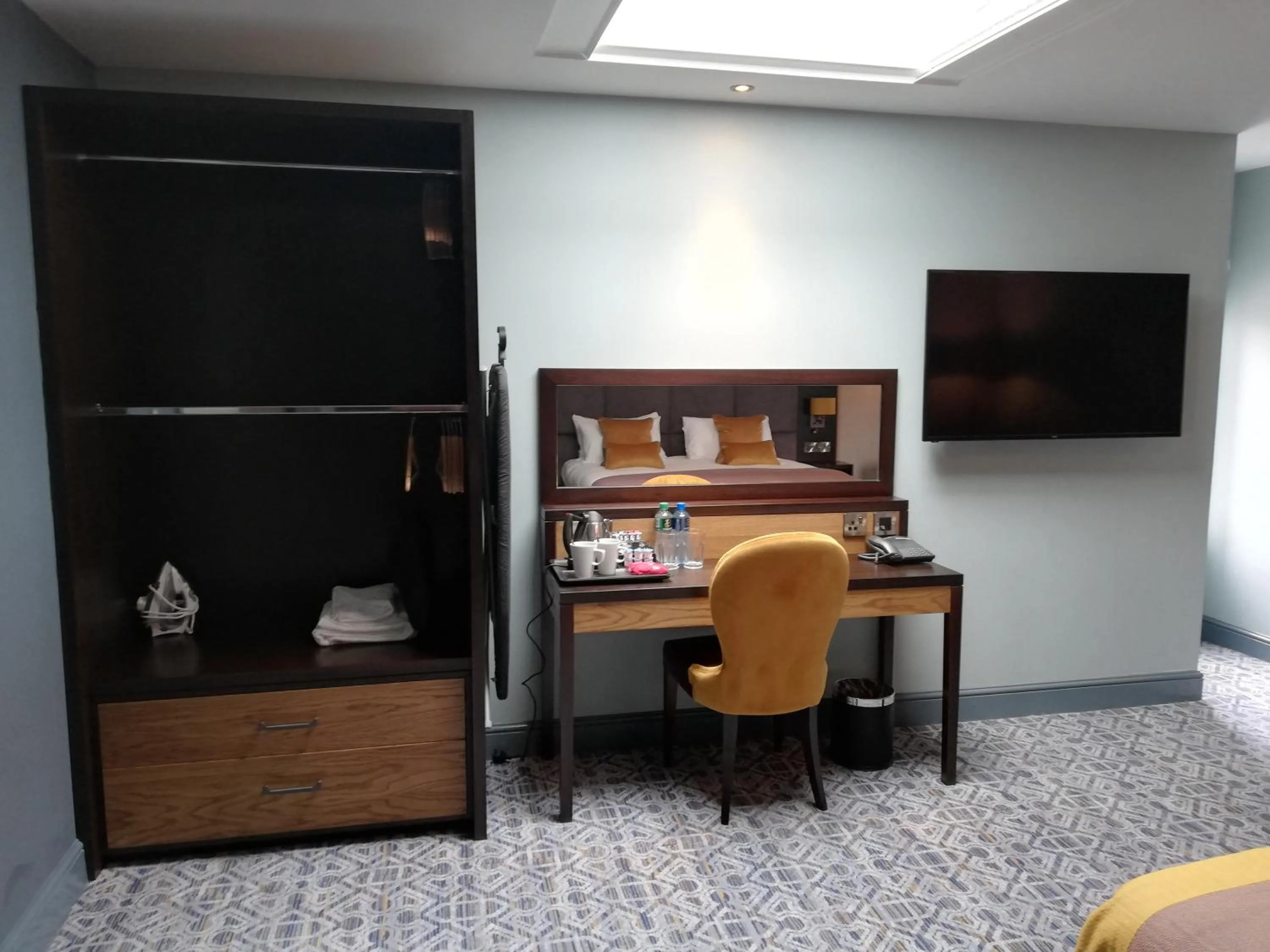 Decorative detail in The Old Borough Hotel - Wetherspoon