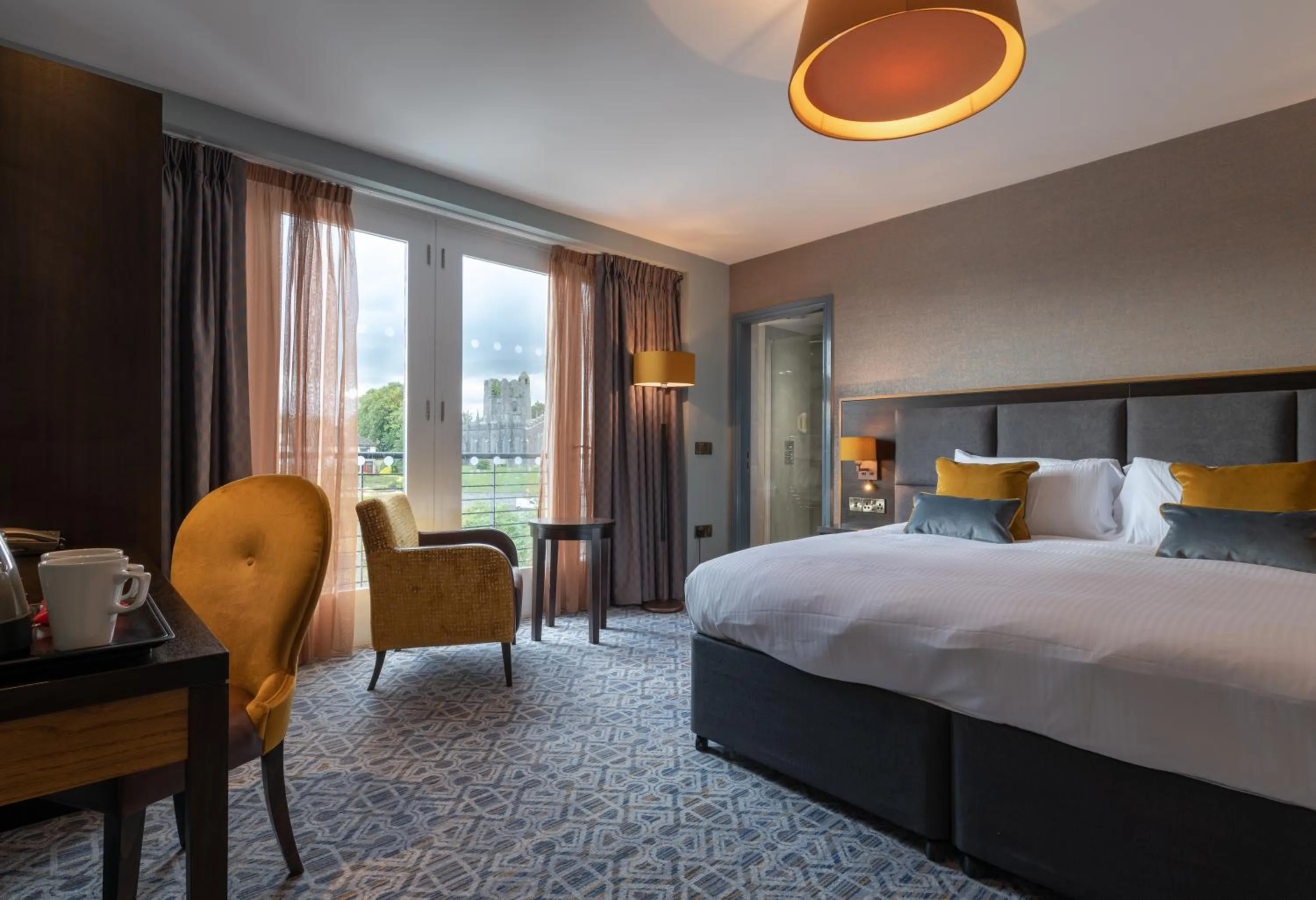 Bed in The Old Borough Hotel - Wetherspoon