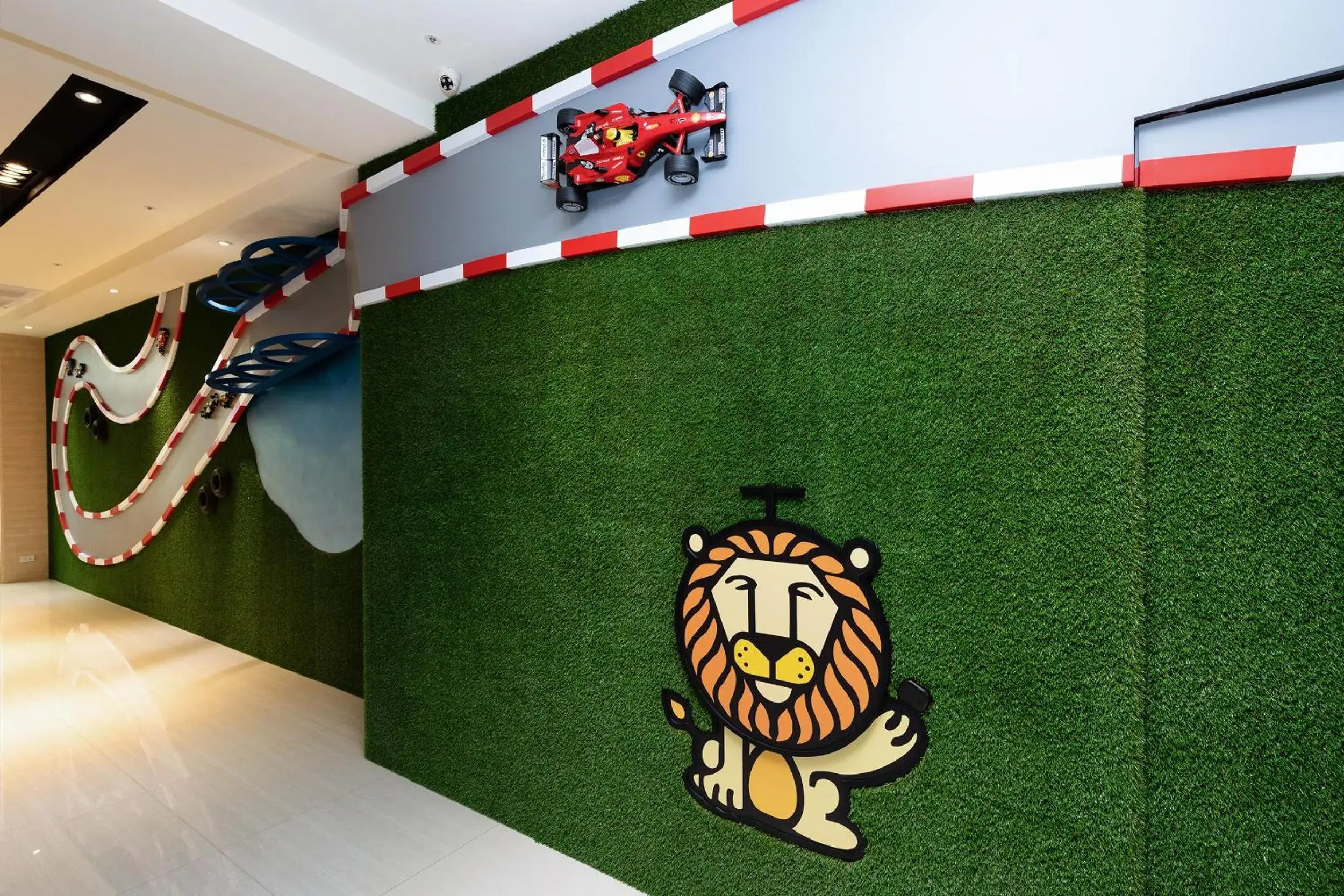 Property building in Holiday Garden Hotel SKM Park Property building in Holiday Garden Hotel SKM Park