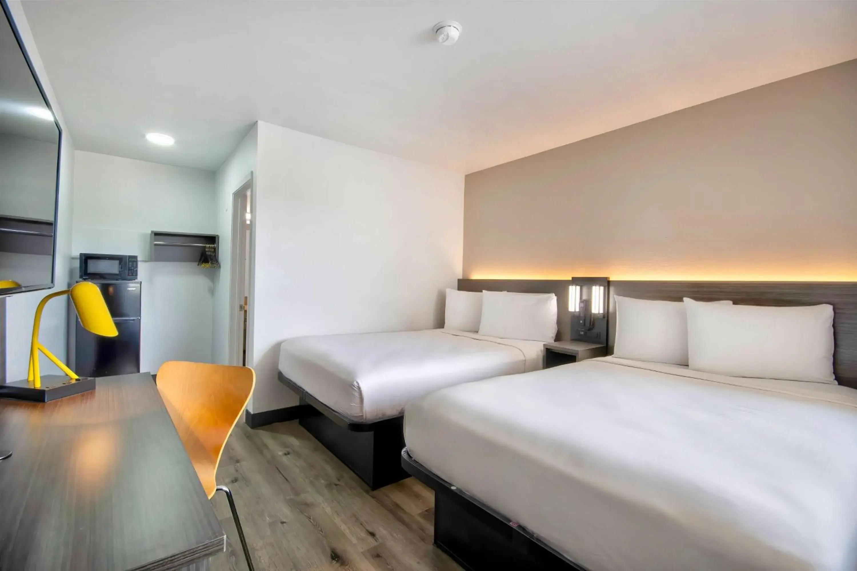 Bedroom, Bed in Motel 6-Austin, TX - North Bedroom, Bed in Motel 6-Austin, TX - North