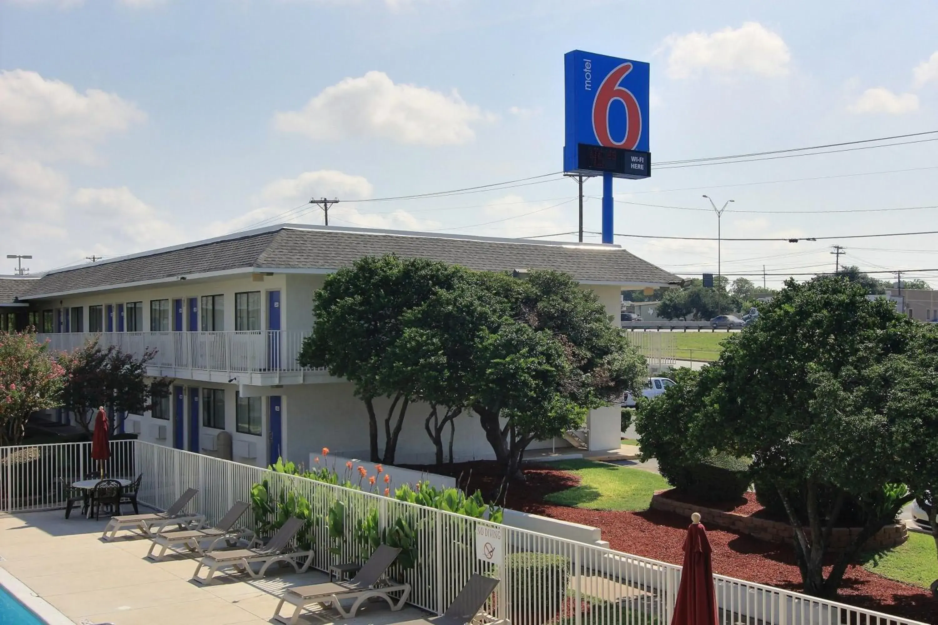 Facade/entrance in Motel 6-Austin, TX - North Facade/entrance in Motel 6-Austin, TX - North