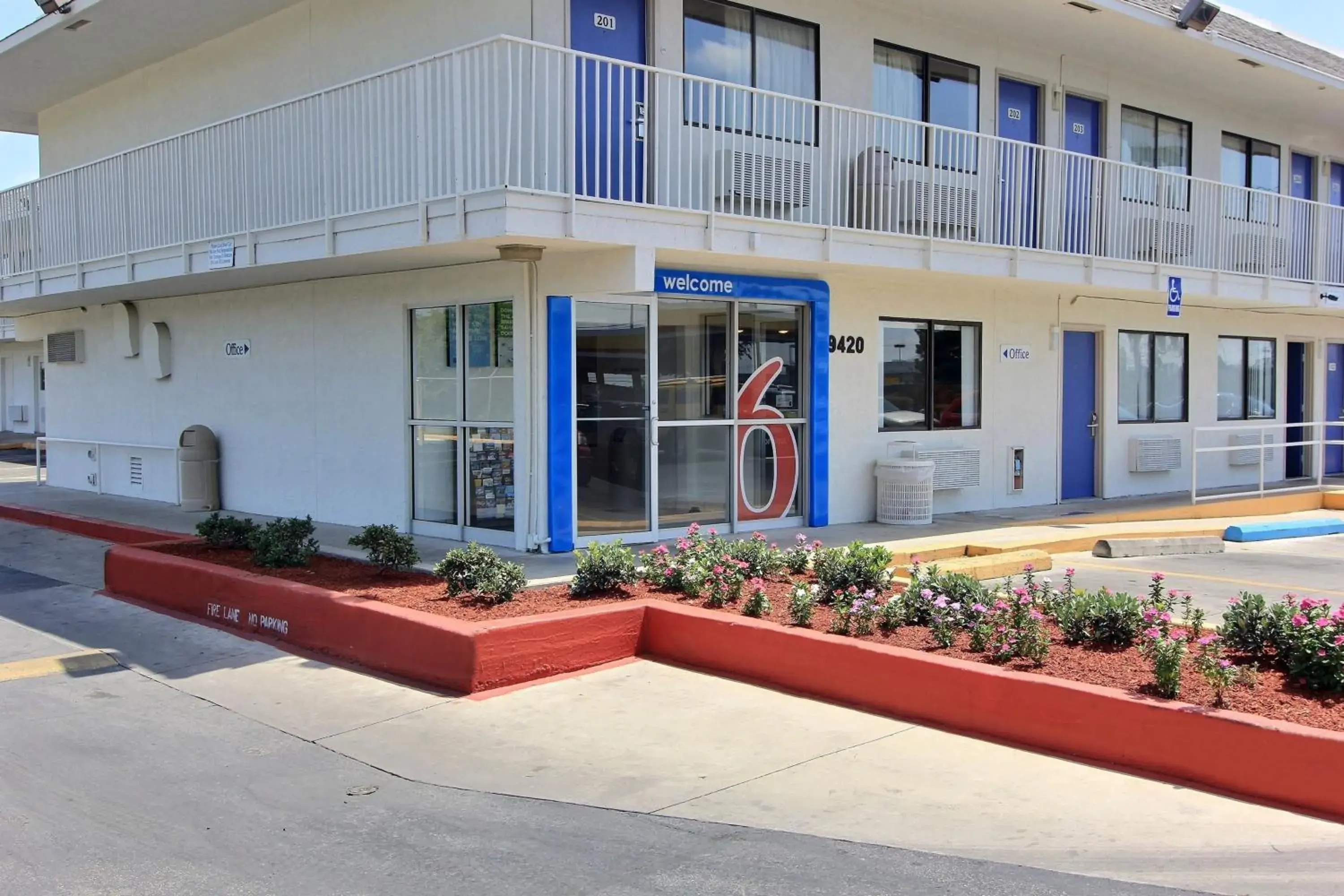 Facade/entrance in Motel 6-Austin, TX - North Facade/entrance in Motel 6-Austin, TX - North