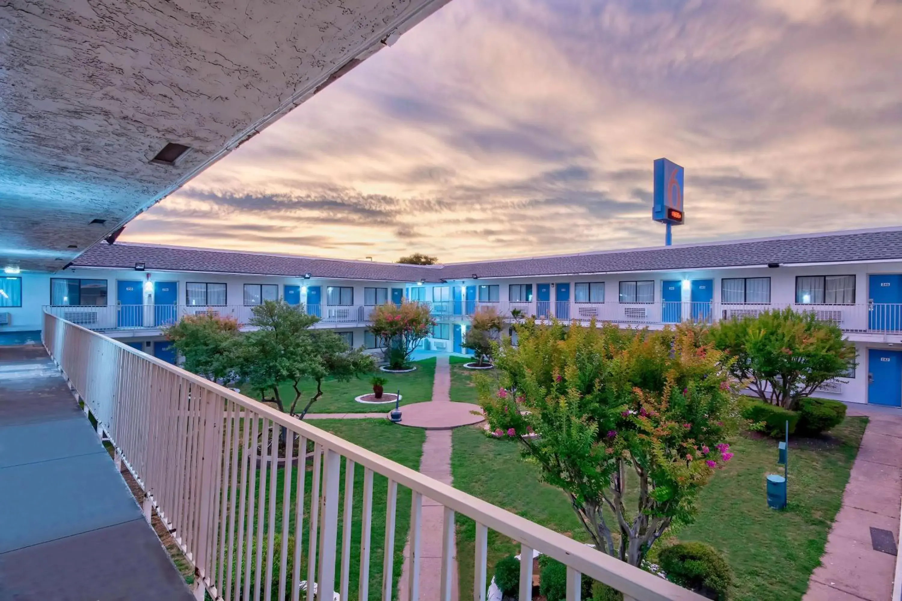 Property building in Motel 6-Austin, TX - North Property building in Motel 6-Austin, TX - North