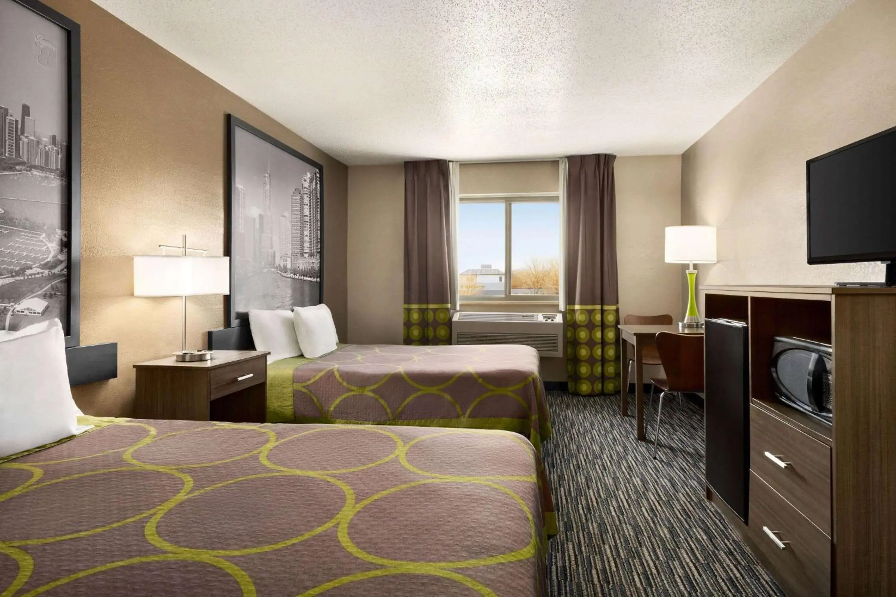 Photo of the whole room, Bed in Super 8 by Wyndham Joliet I-55 N/Chicago Photo of the whole room, Bed in Super 8 by Wyndham Joliet I-55 N/Chicago