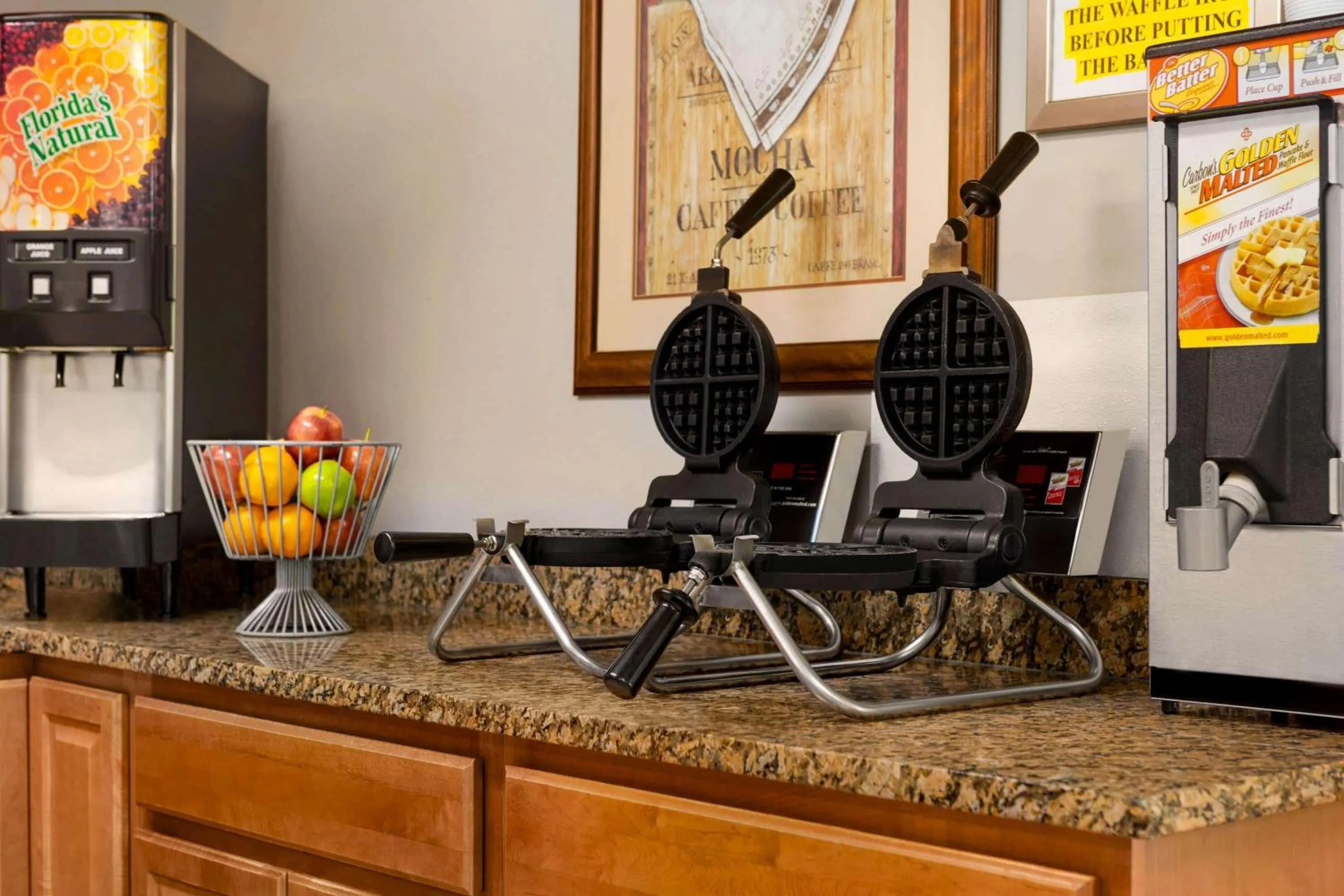 Restaurant/places to eat in Super 8 by Wyndham Joliet I-55 N/Chicago