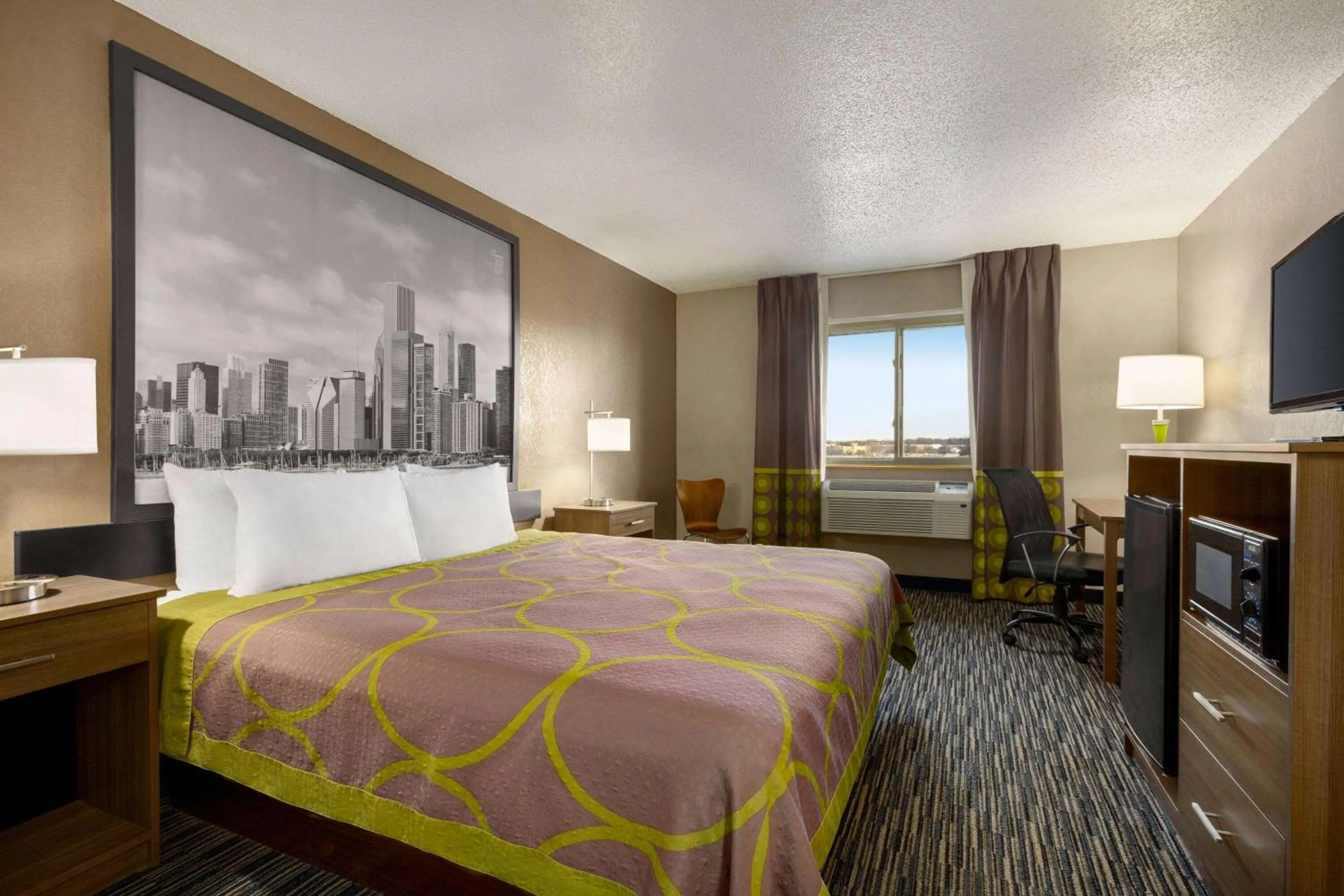 Photo of the whole room, Bed in Super 8 by Wyndham Joliet I-55 N/Chicago