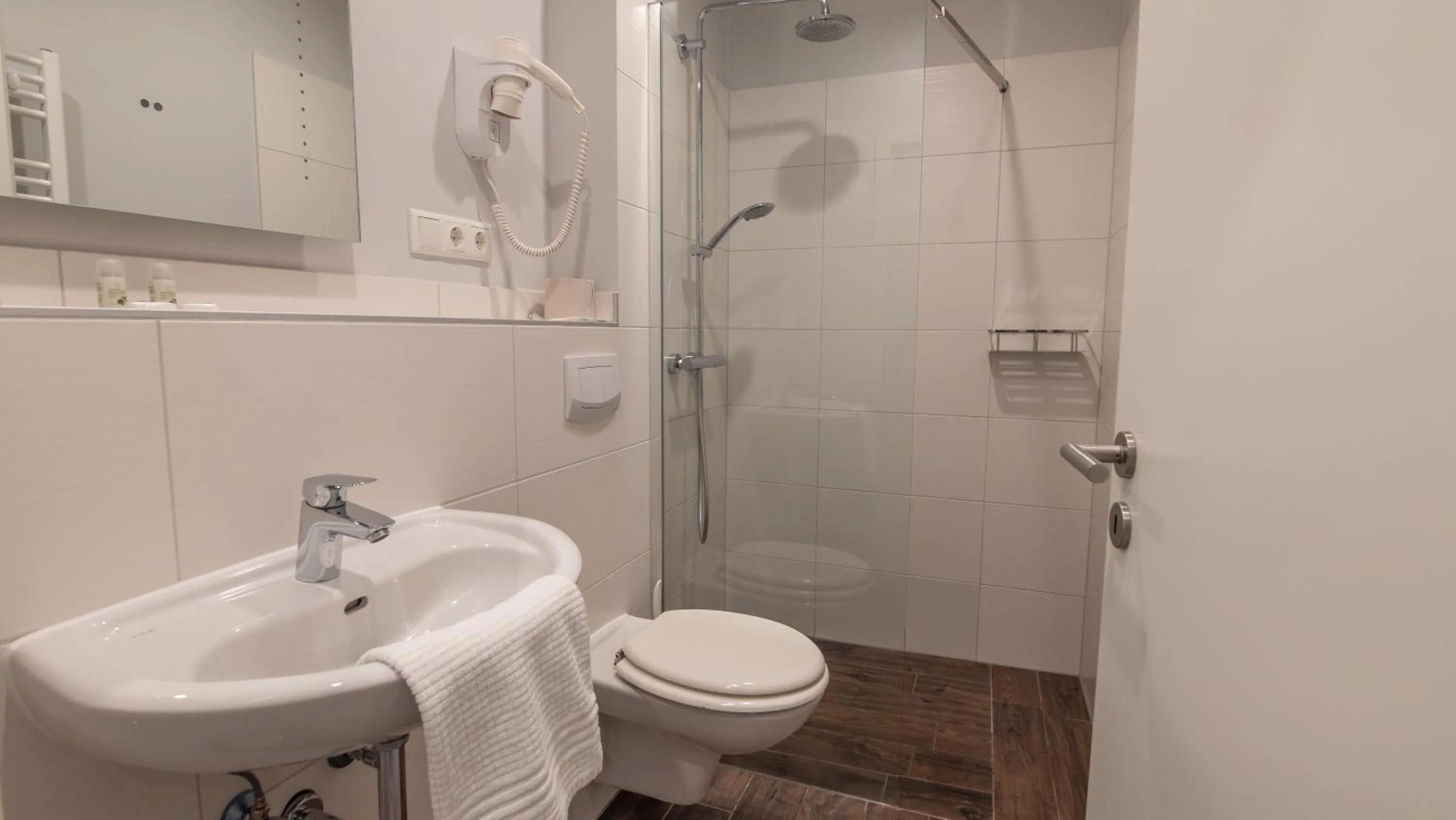 Bathroom in Tüxen Hotel & Restaurant