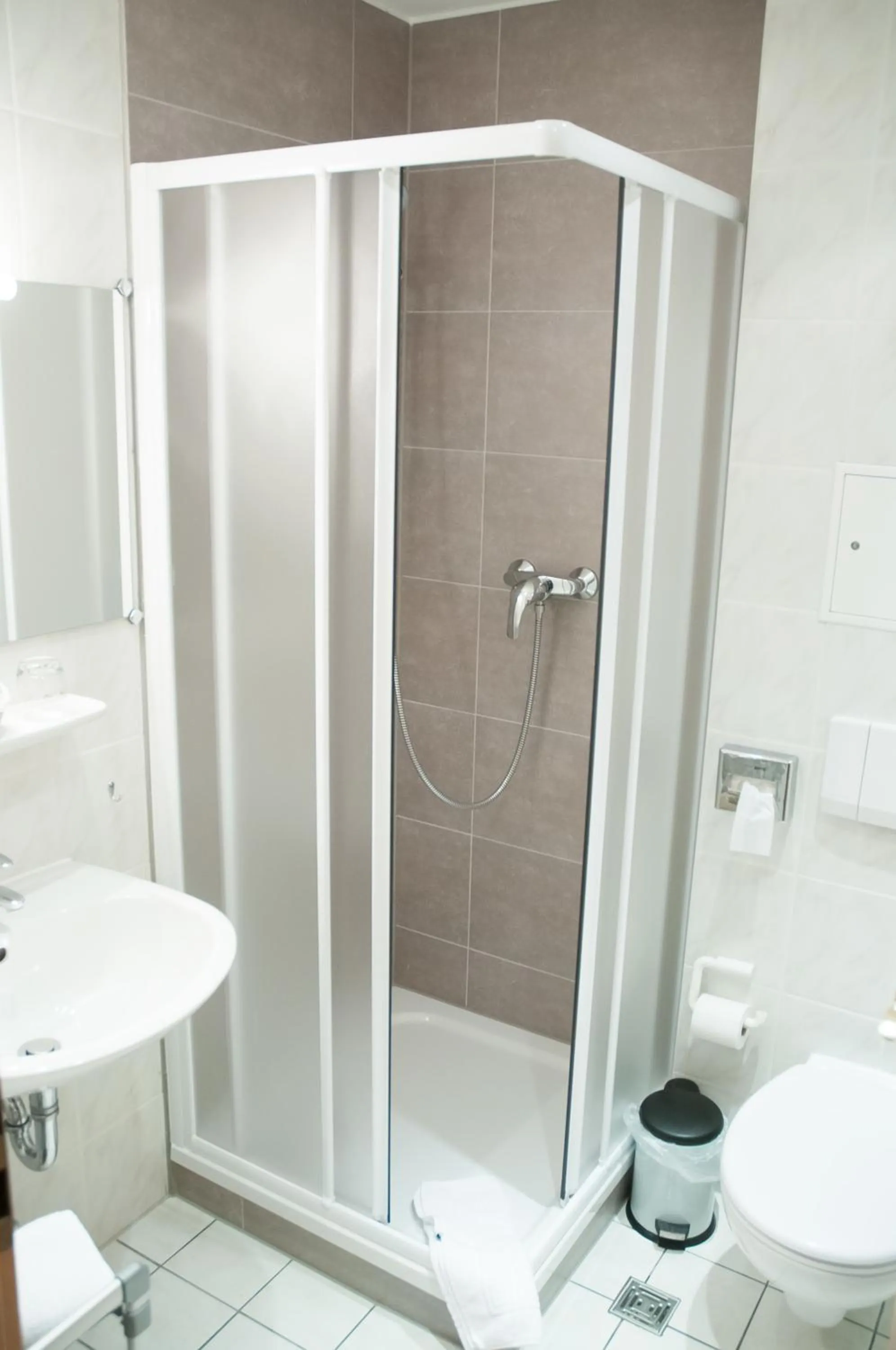 Shower in Hotel "Am Werl"