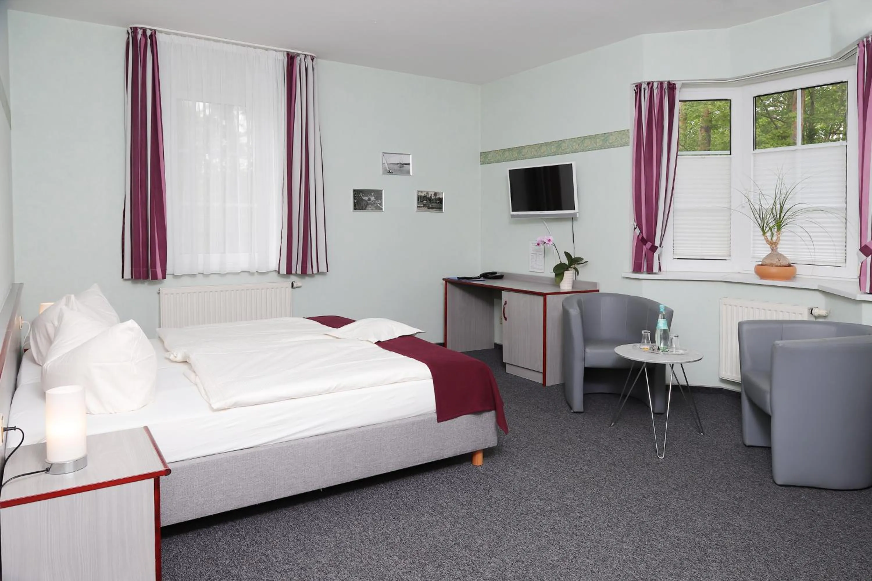 Photo of the whole room, Bed in Hotel "Am Werl"