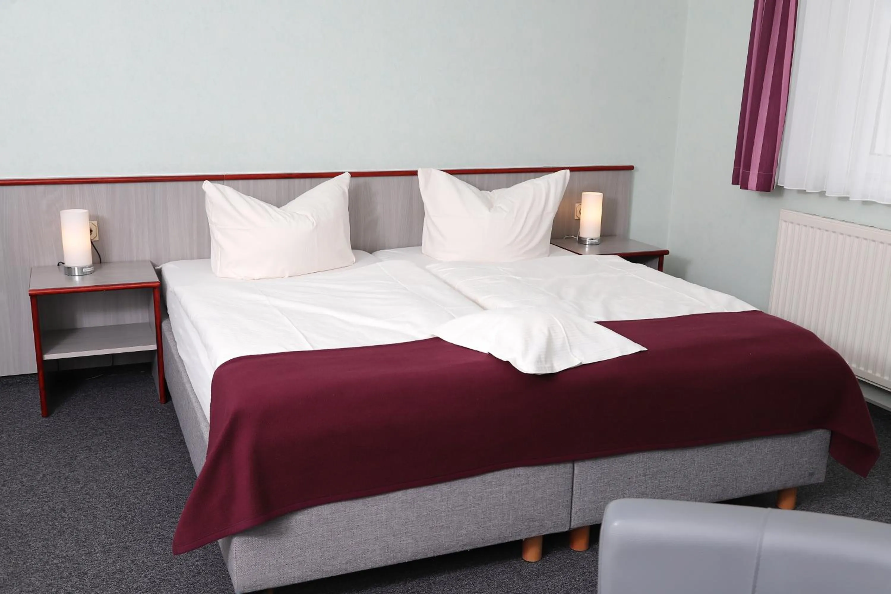 Photo of the whole room, Bed in Hotel "Am Werl"