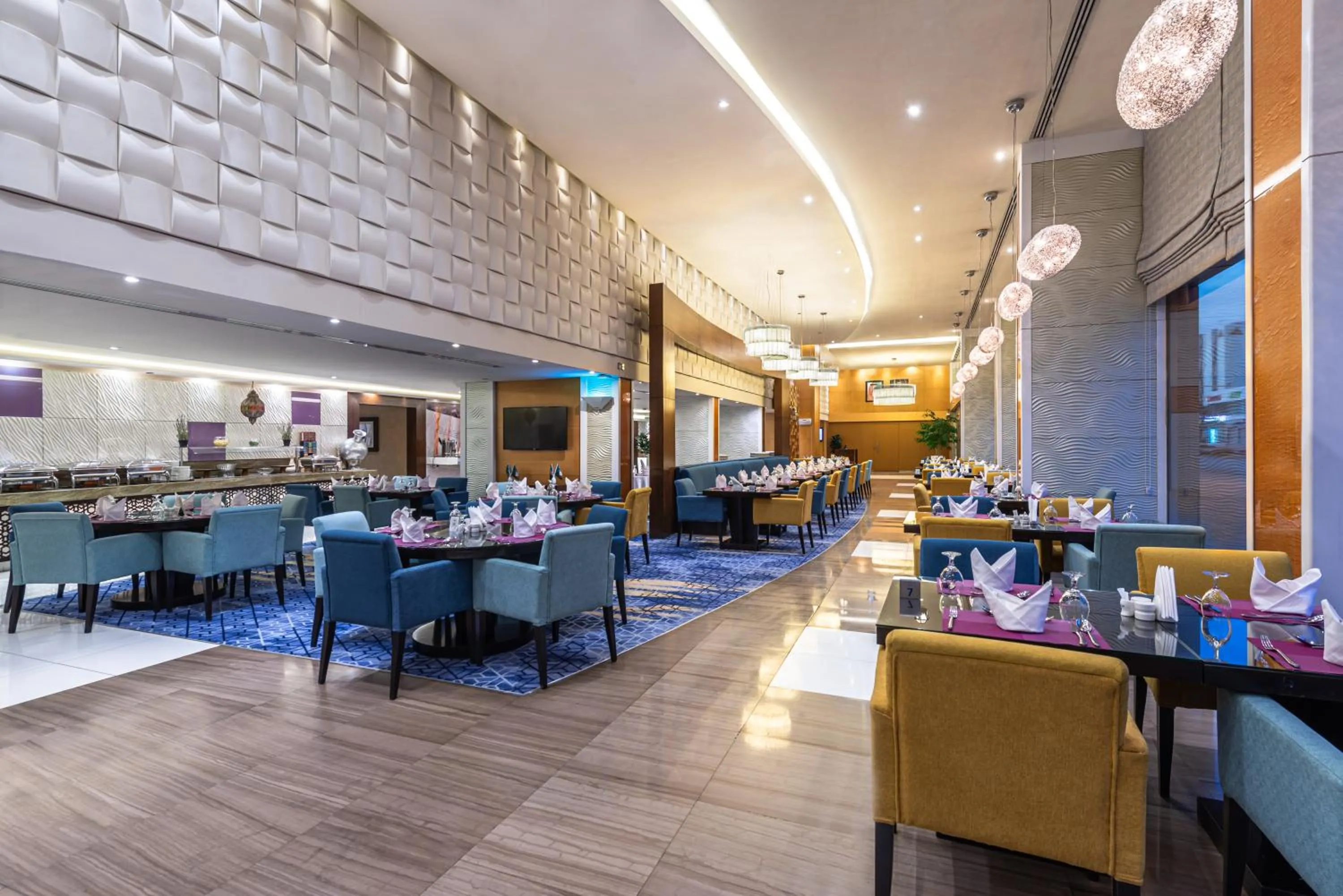 Restaurant/places to eat in Novotel Suites Riyadh Olaya
