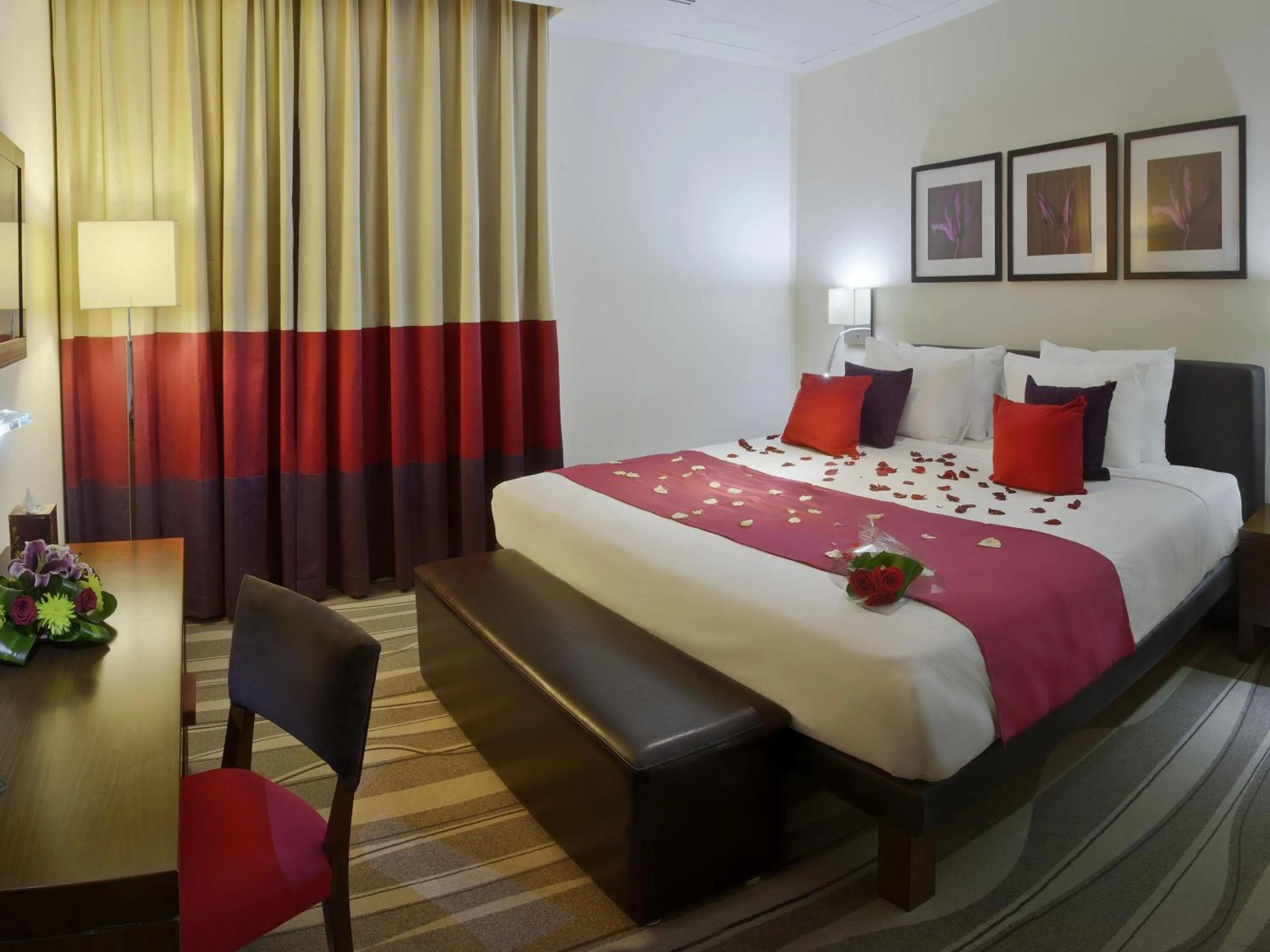 Bedroom, Bed in Novotel Suites Riyadh Olaya