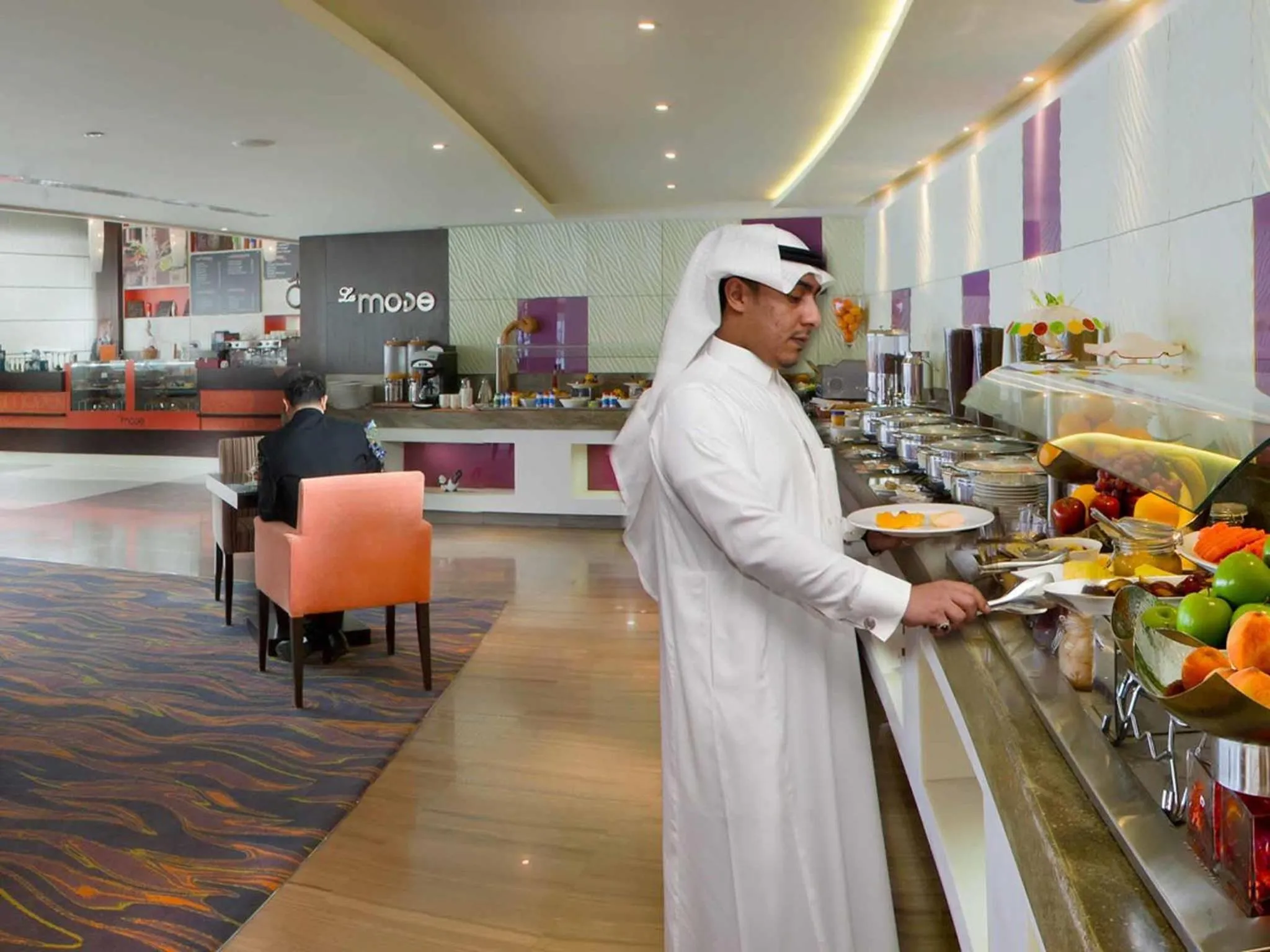 Restaurant/places to eat in Novotel Suites Riyadh Olaya