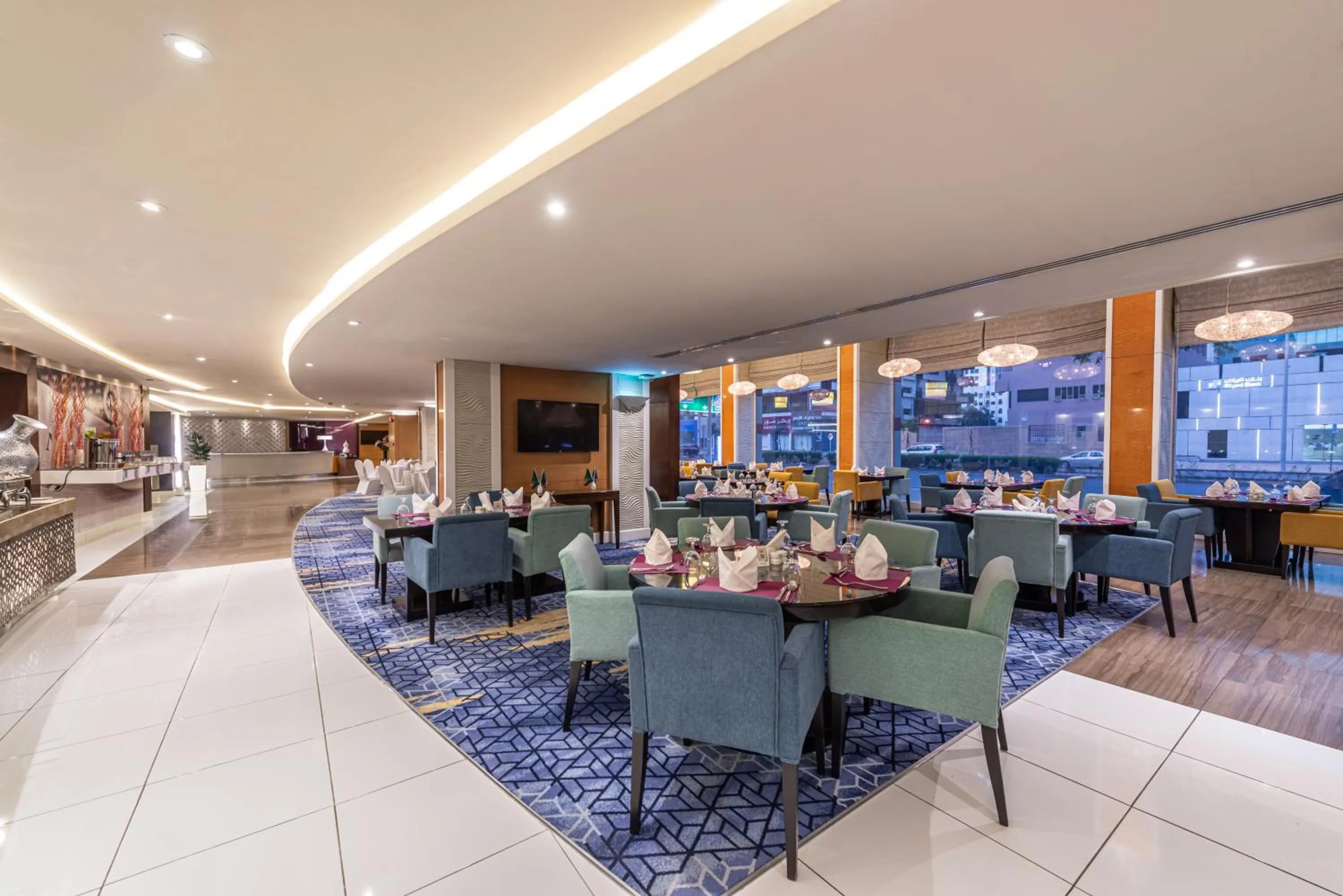 Restaurant/places to eat in Novotel Suites Riyadh Olaya