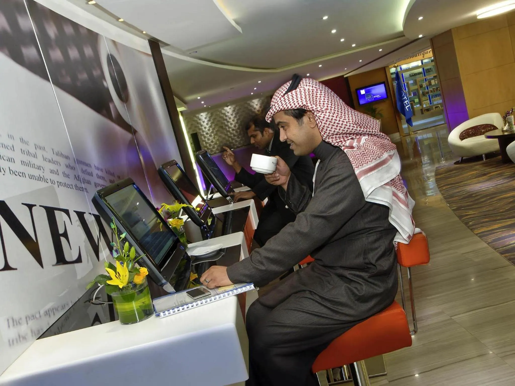 Restaurant/places to eat in Novotel Suites Riyadh Olaya