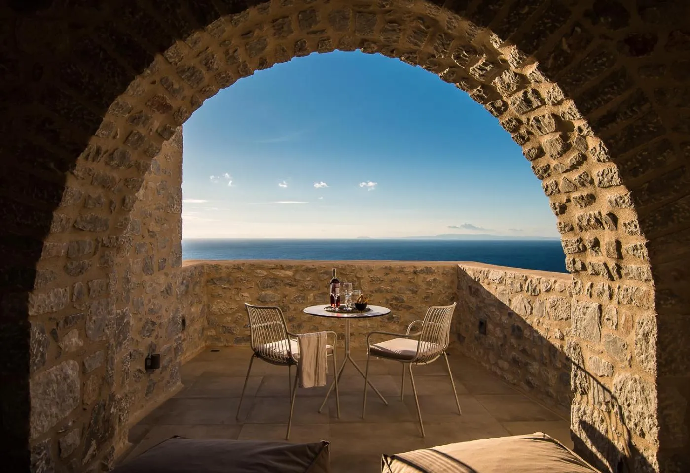 BASSA MAINA Villas & Suites