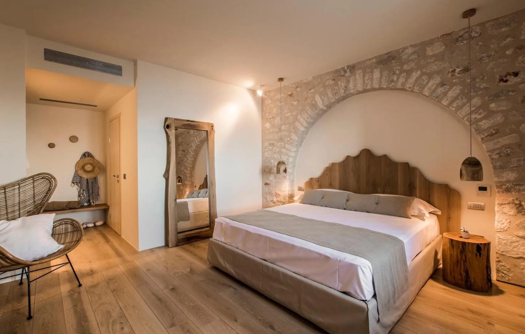 Bed in BASSA MAINA Villas & Suites