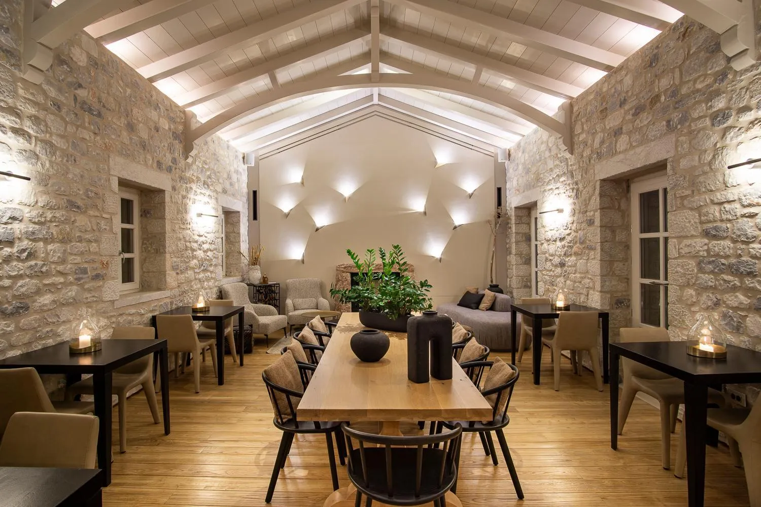 BASSA MAINA Villas & Suites