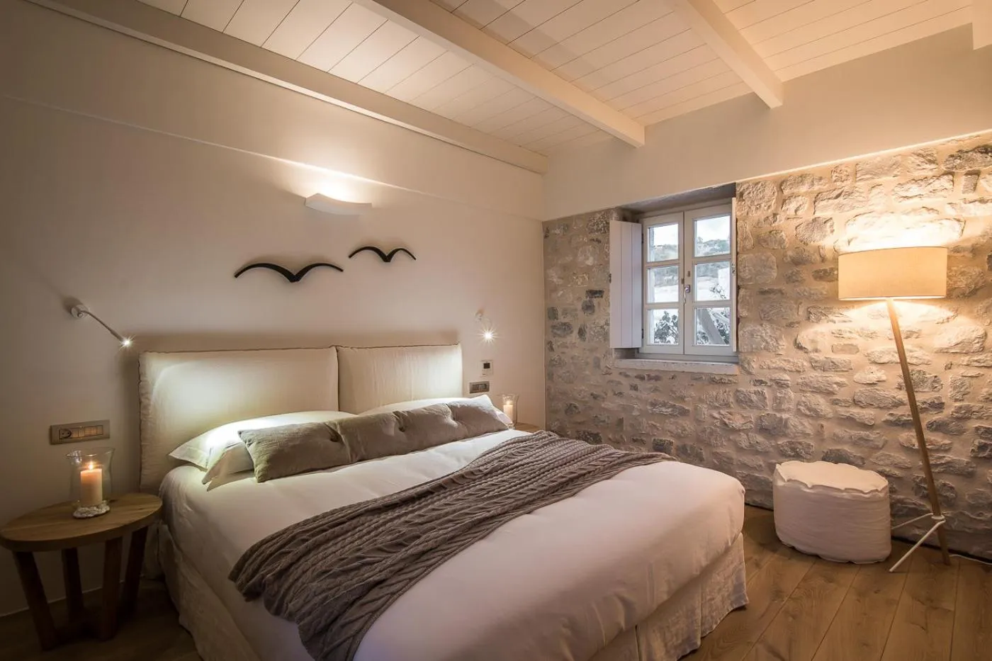 Bed in BASSA MAINA Villas & Suites