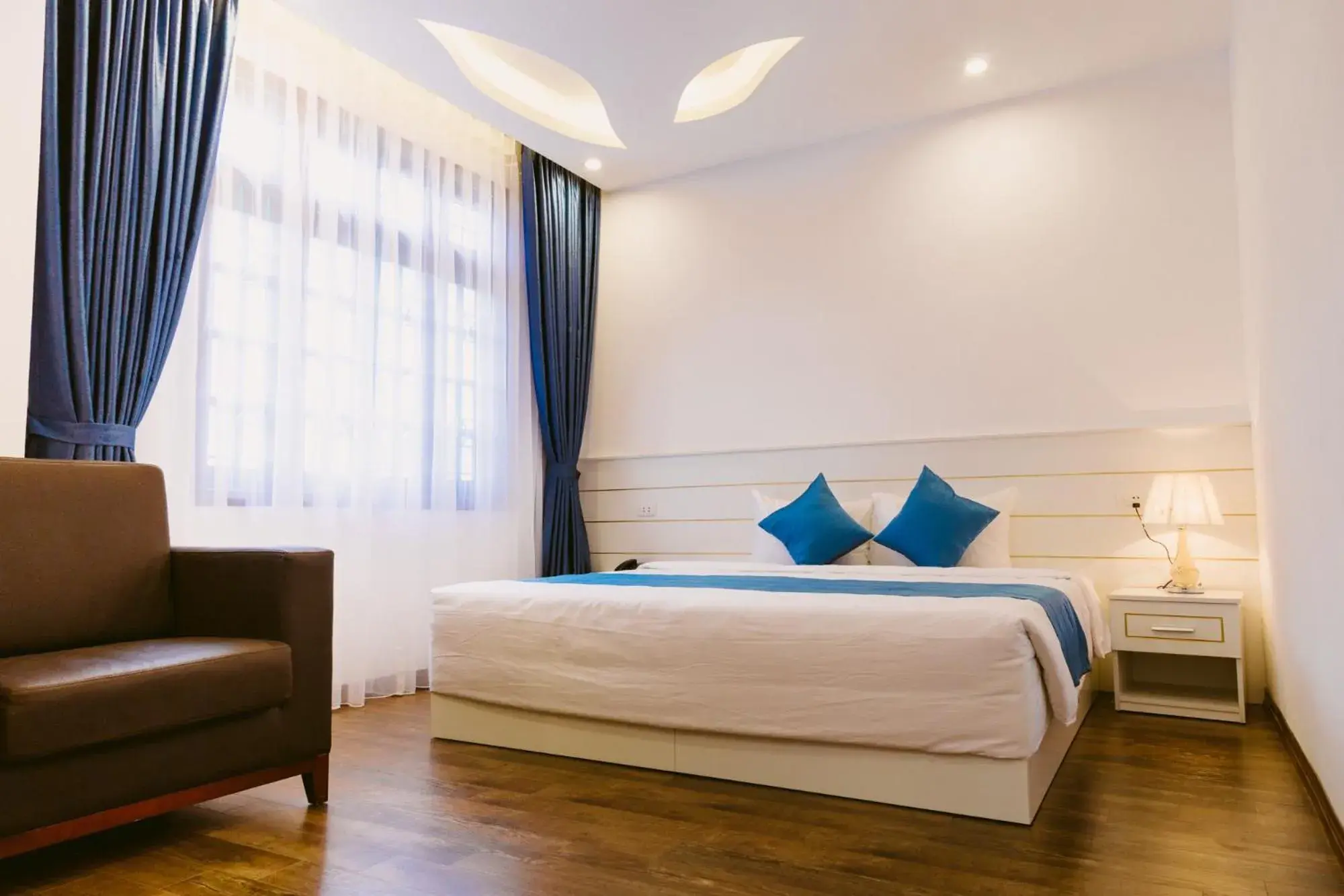 Photo of the whole room, Bed in Windsor Hotel Son La Photo of the whole room, Bed in Windsor Hotel Son La