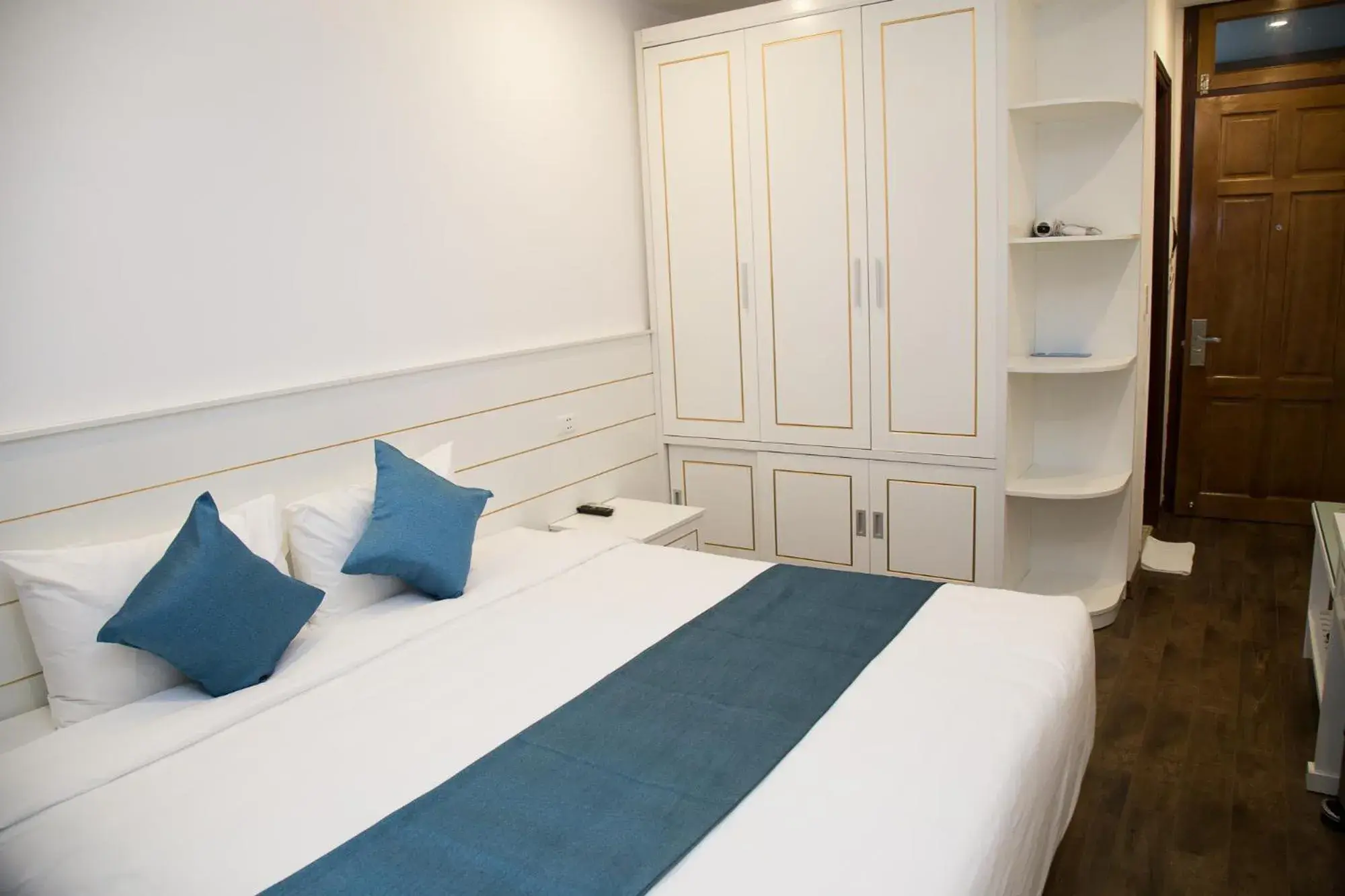 Photo of the whole room, Bed in Windsor Hotel Son La Photo of the whole room, Bed in Windsor Hotel Son La