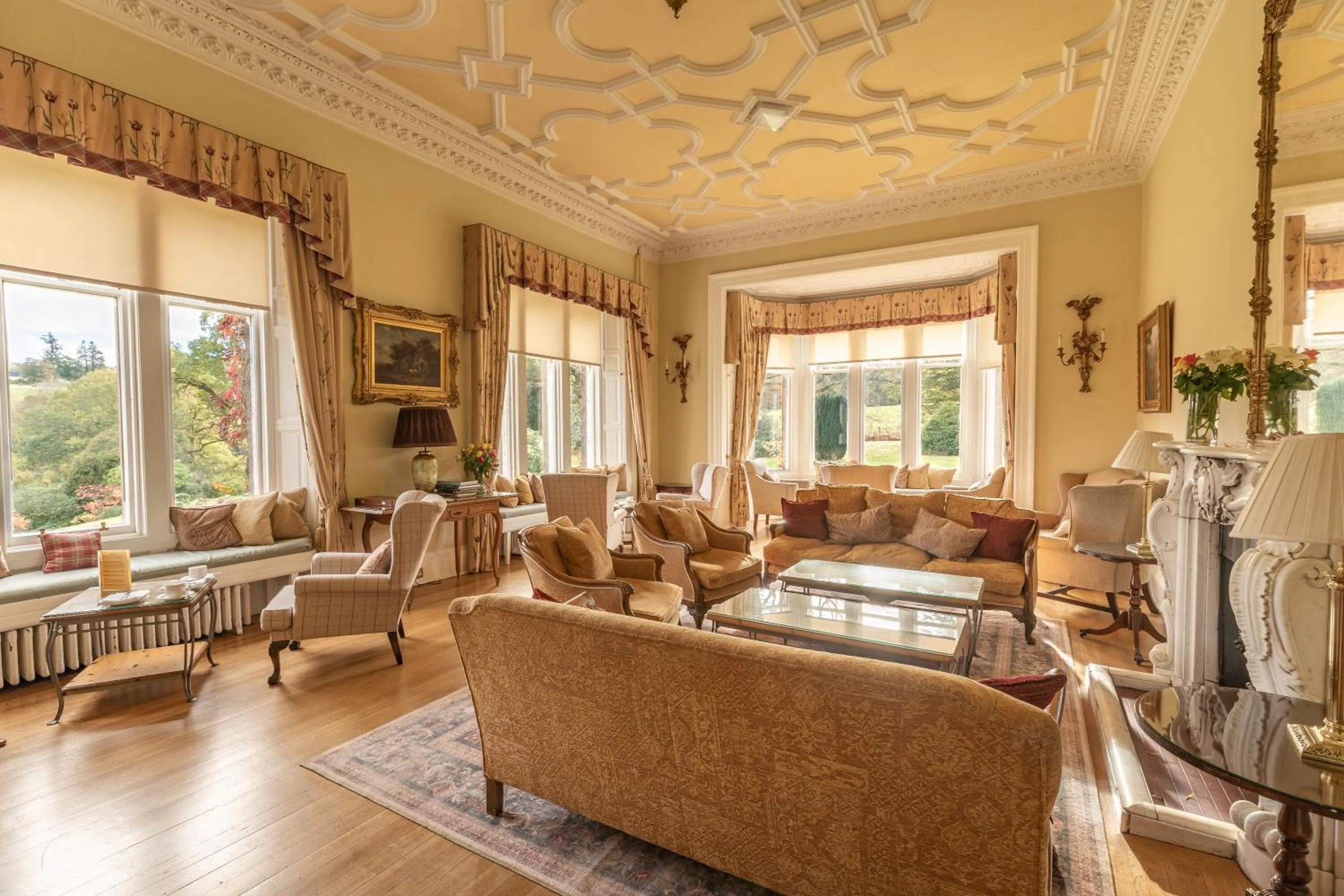 Living room in Ballathie House Hotel