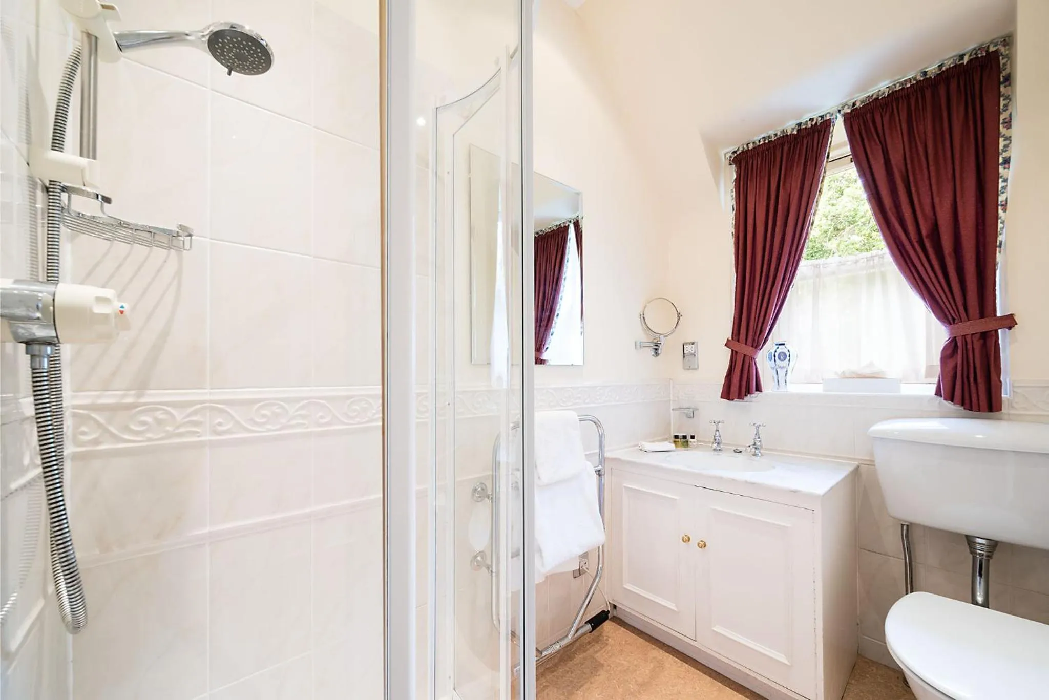 Shower in Ballathie House Hotel