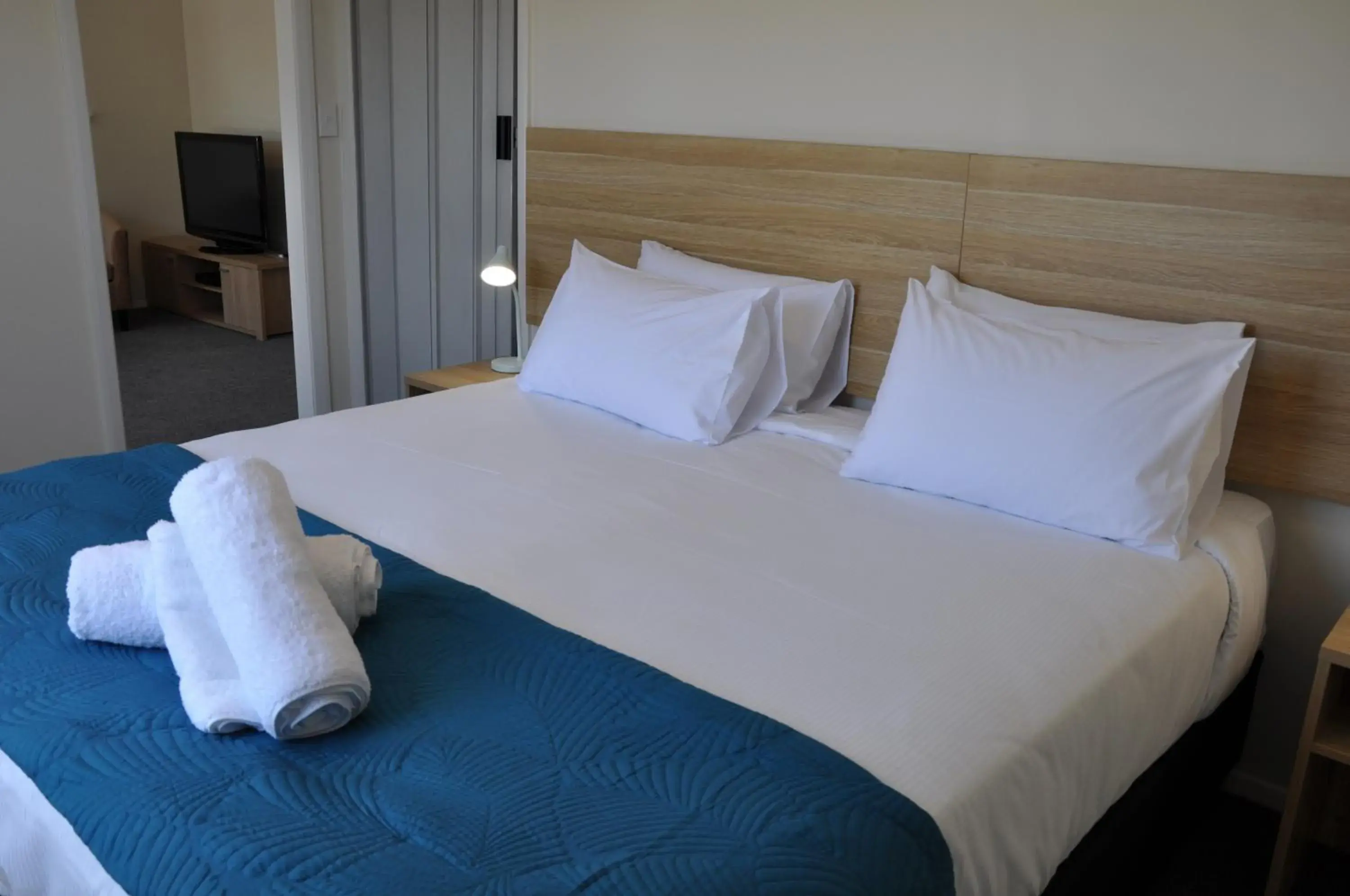 Two-Bedroom Studio Apartment in Balmoral Motel Two-Bedroom Studio Apartment in Balmoral Motel