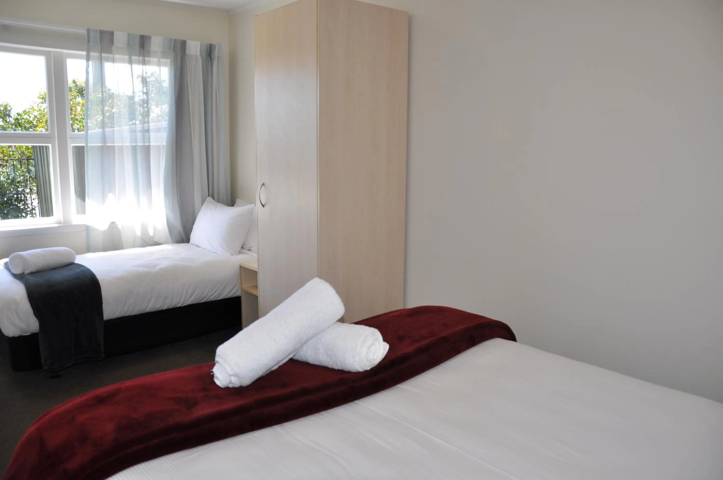 Bed in Balmoral Motel