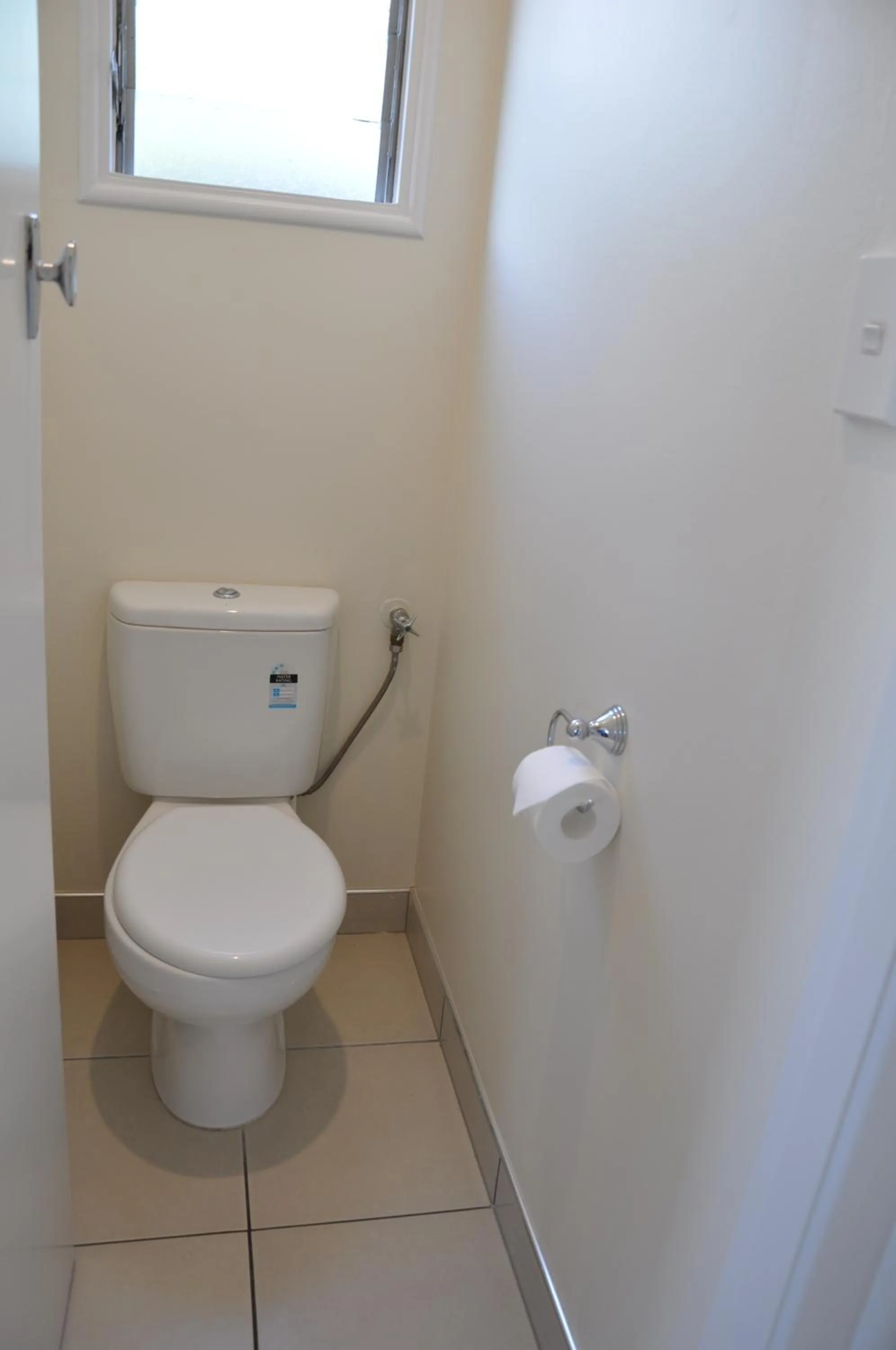 Toilet in Balmoral Motel