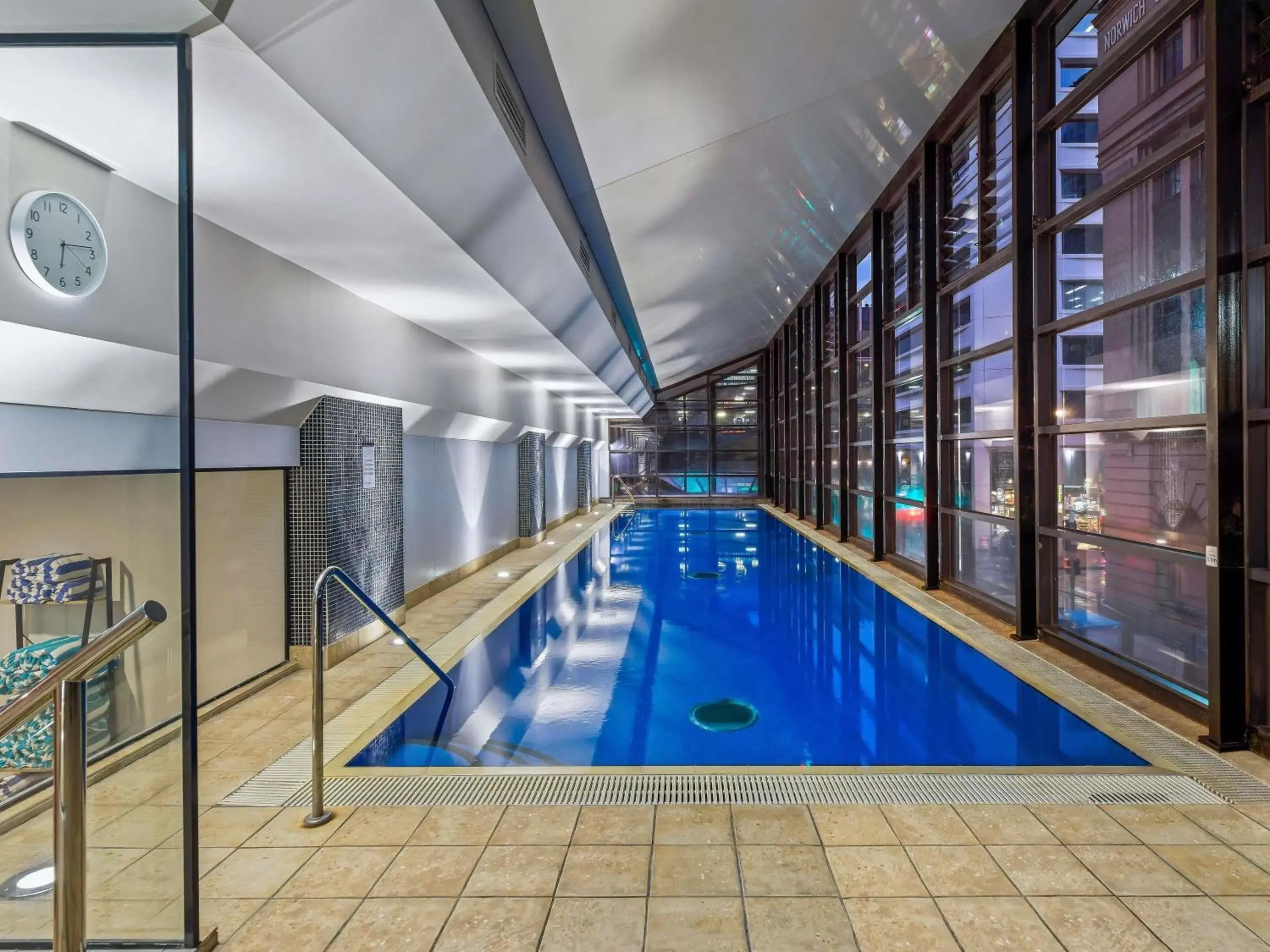 Pool view in Peppers Waymouth Hotel Pool view in Peppers Waymouth Hotel