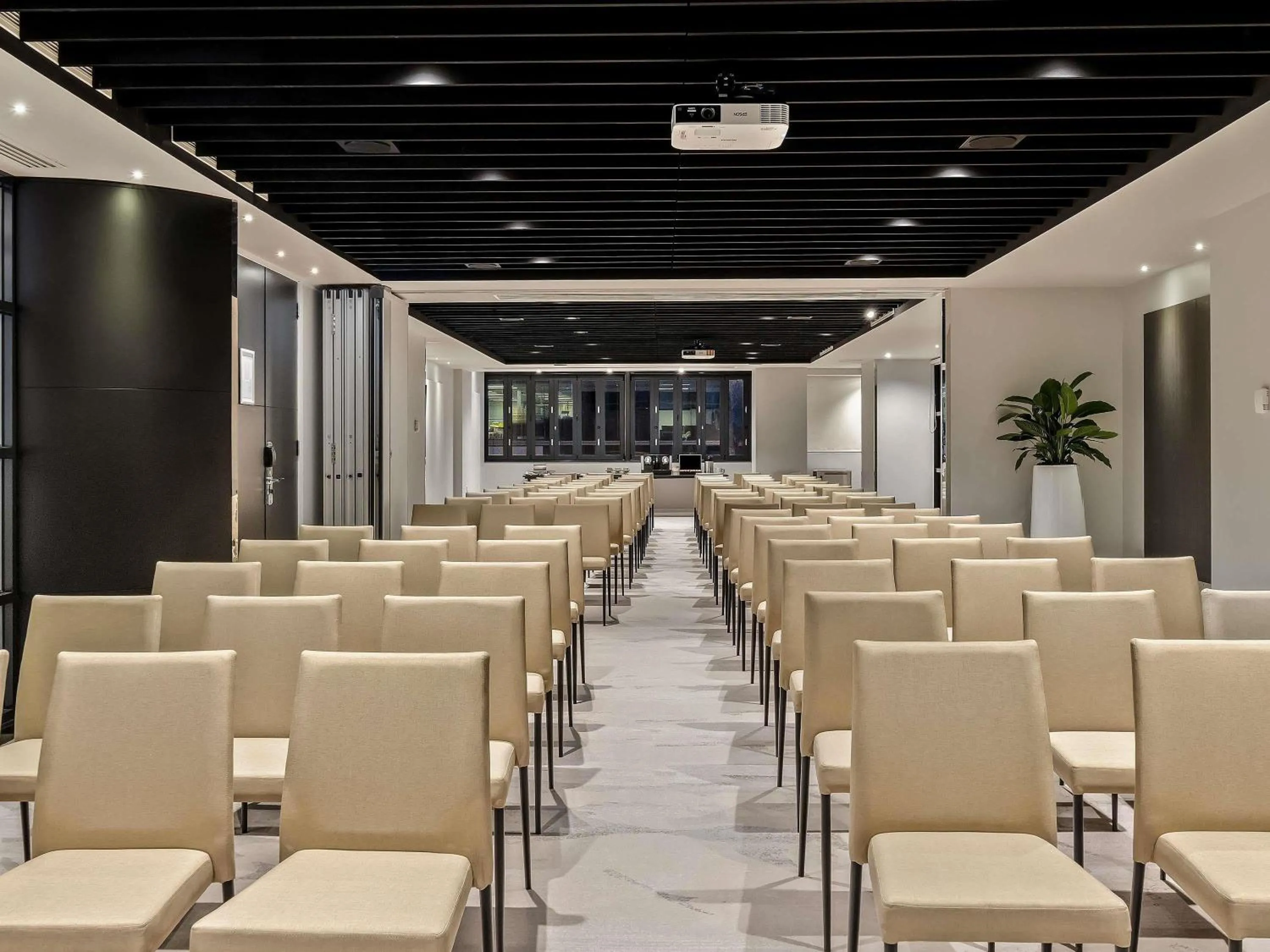 Meeting/conference room in Peppers Waymouth Hotel