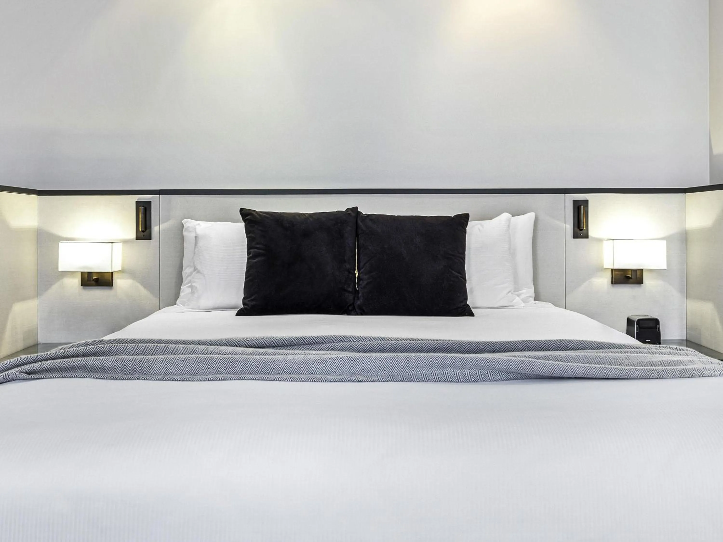 Bedroom, Bed in Peppers Waymouth Hotel